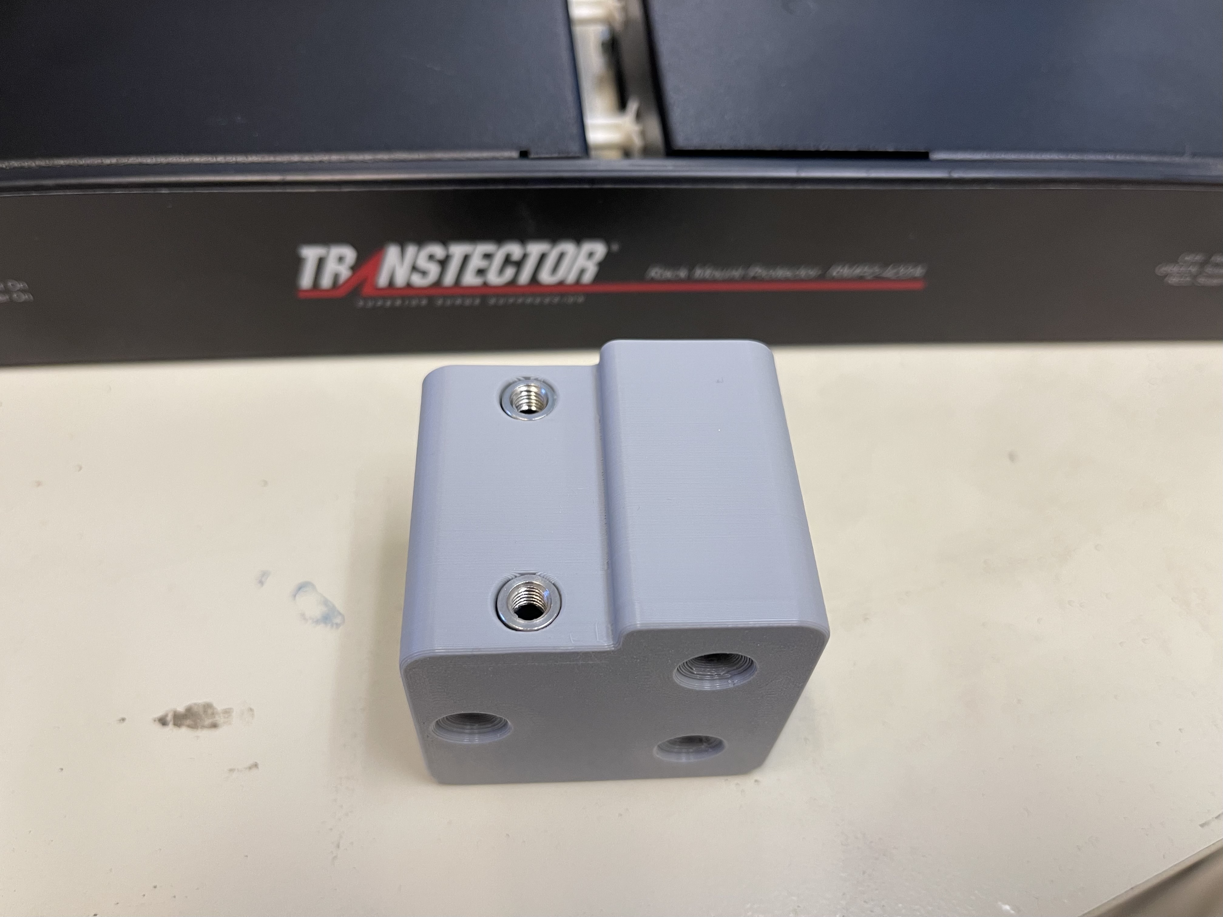 1u PDU (power distribution unit) wall mount