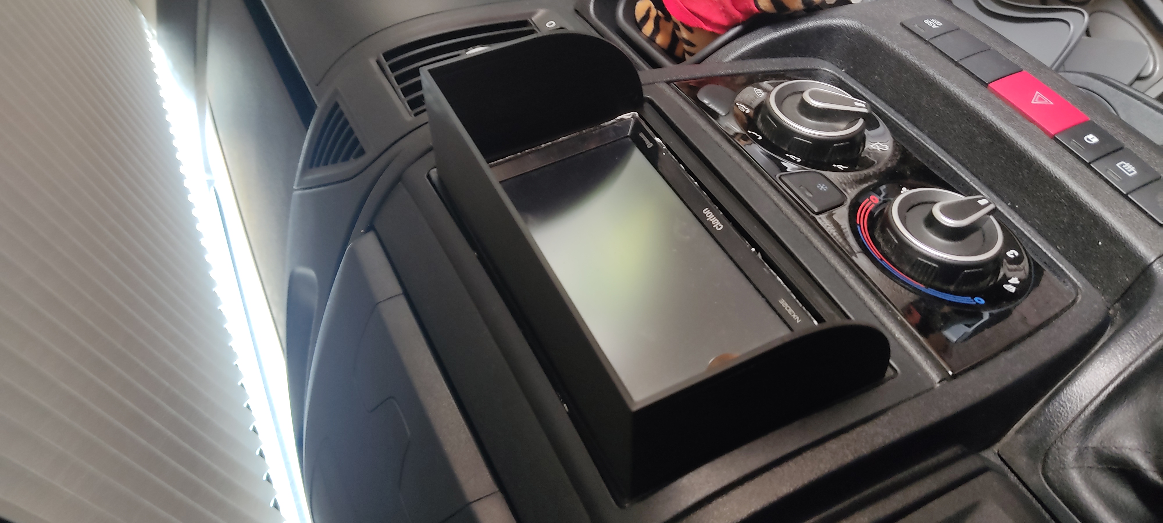 2 DIN Radio shade Ducato