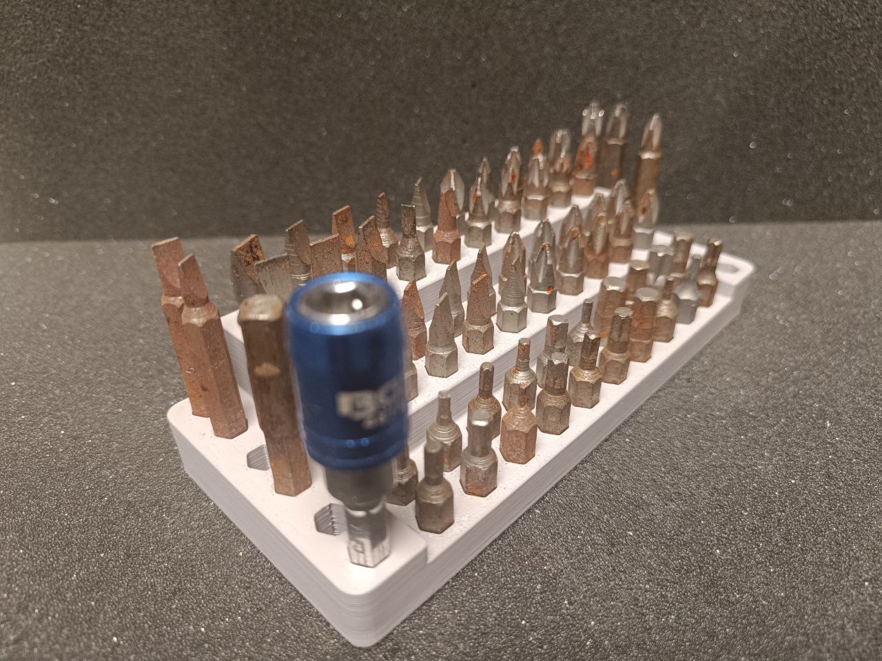 Miniatura 2 do modelo 3D Screwdriver Hex Bit holder