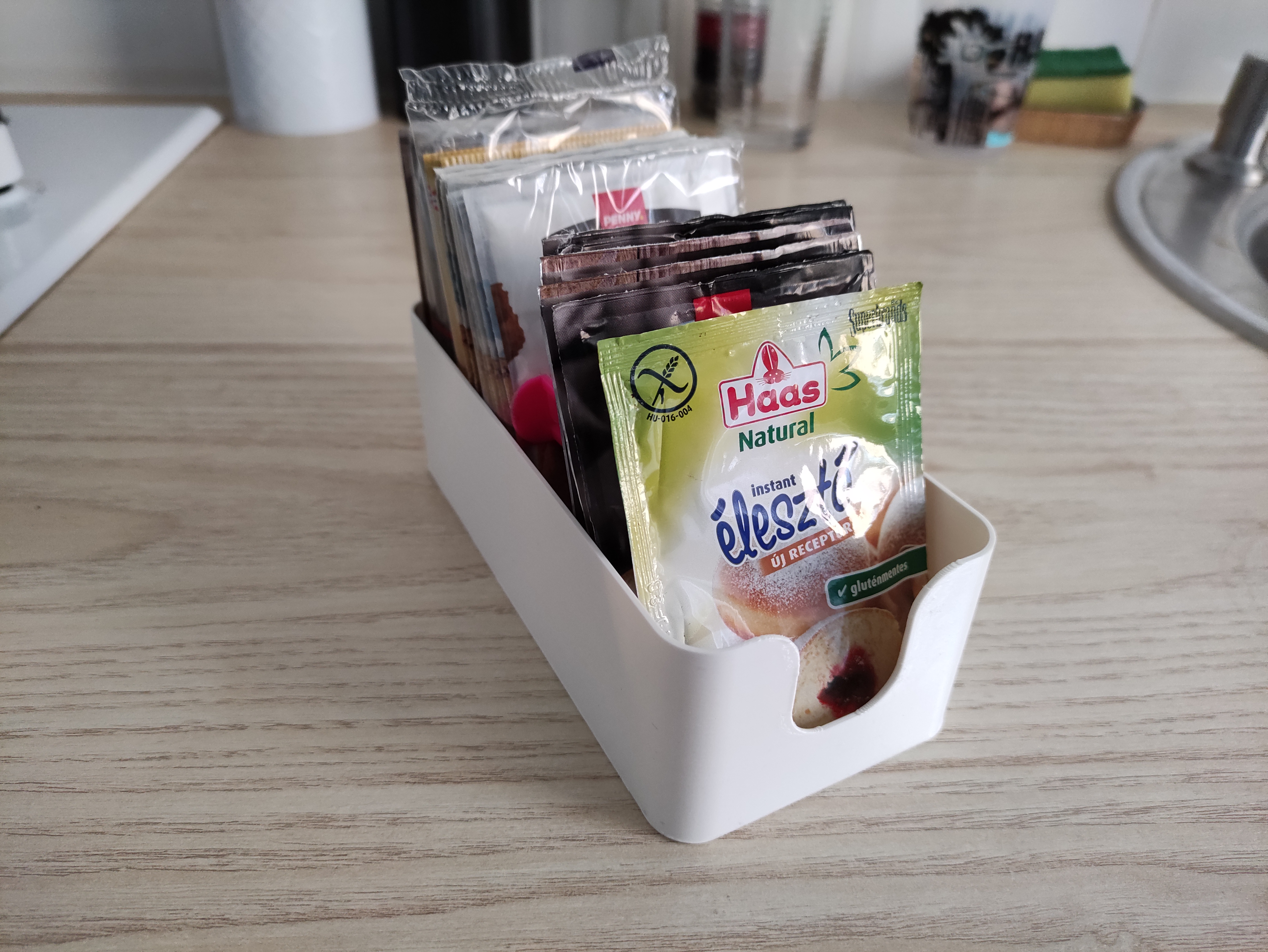 Baking powder, yeast, vanillin sugar bag holder