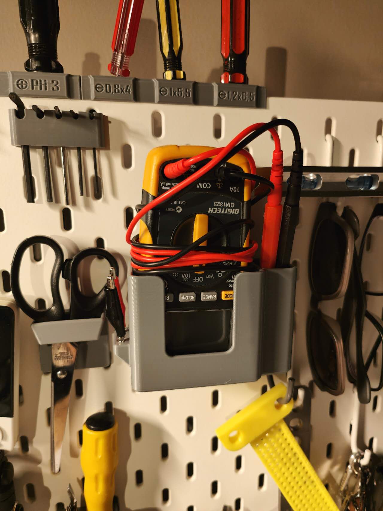 Digitech QM1323 multimeter holder for IKEA Skådis by IMBalENce