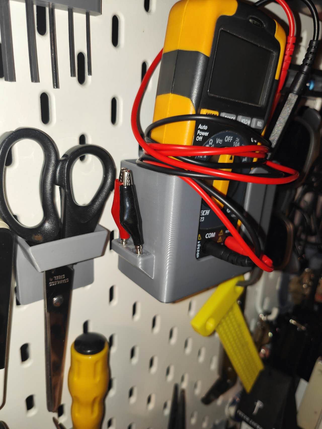 Digitech QM1323 multimeter holder for IKEA Skådis by IMBalENce