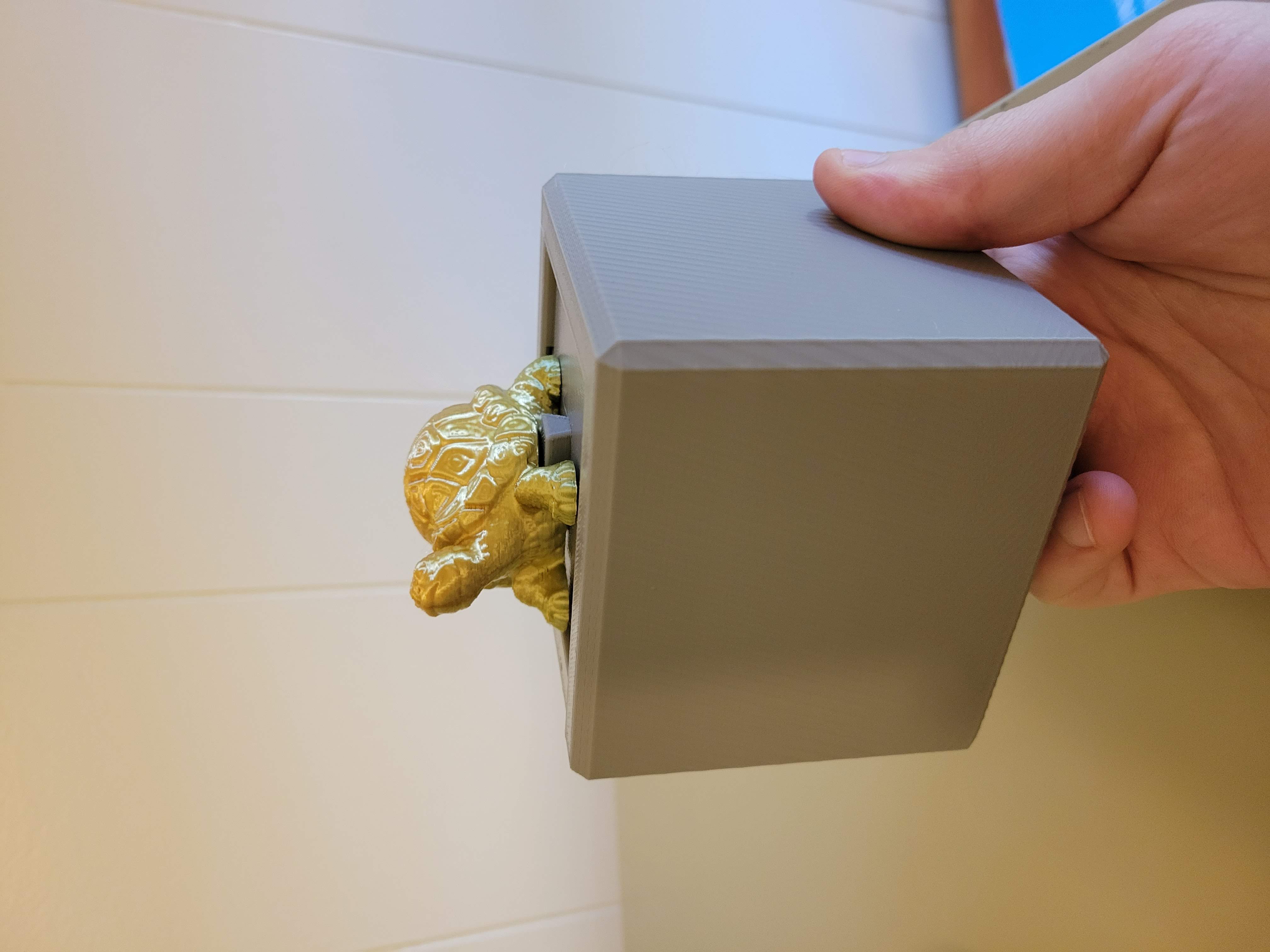 Activity box with dovetail - Push
