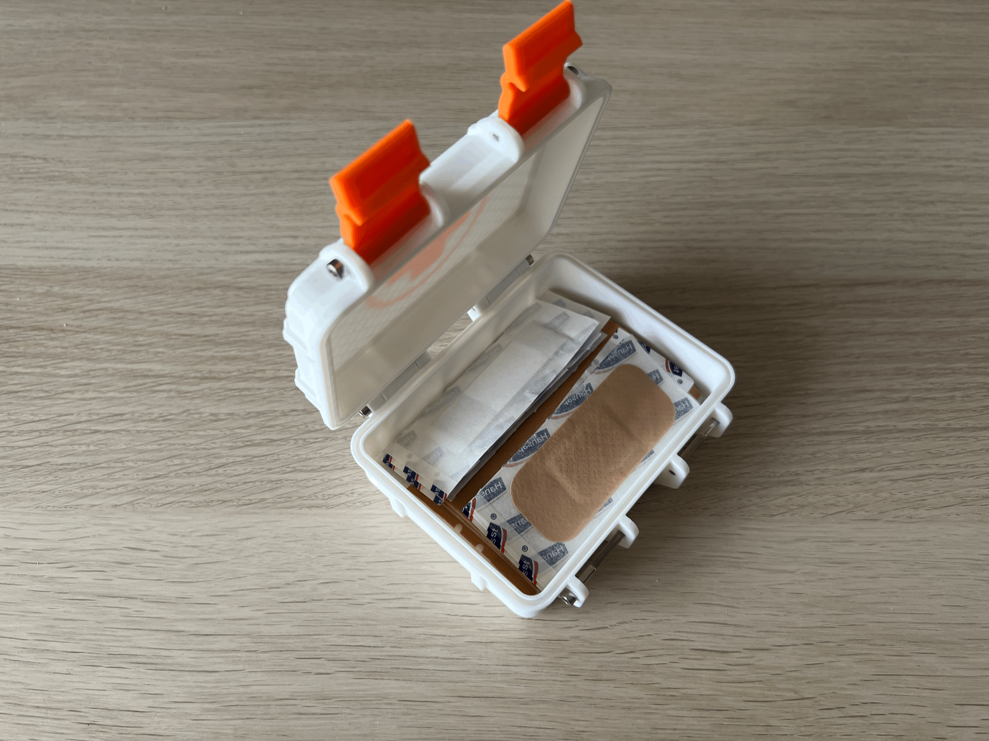 Miniatura 2 do modelo 3D First Aid Box (small & rugged)