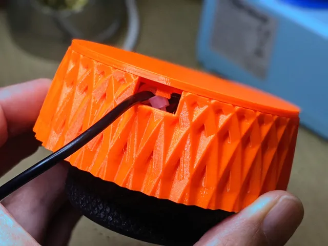 Stronger bottom plate for the volume knob