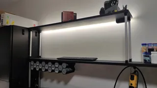 Joints/mounts for shelves