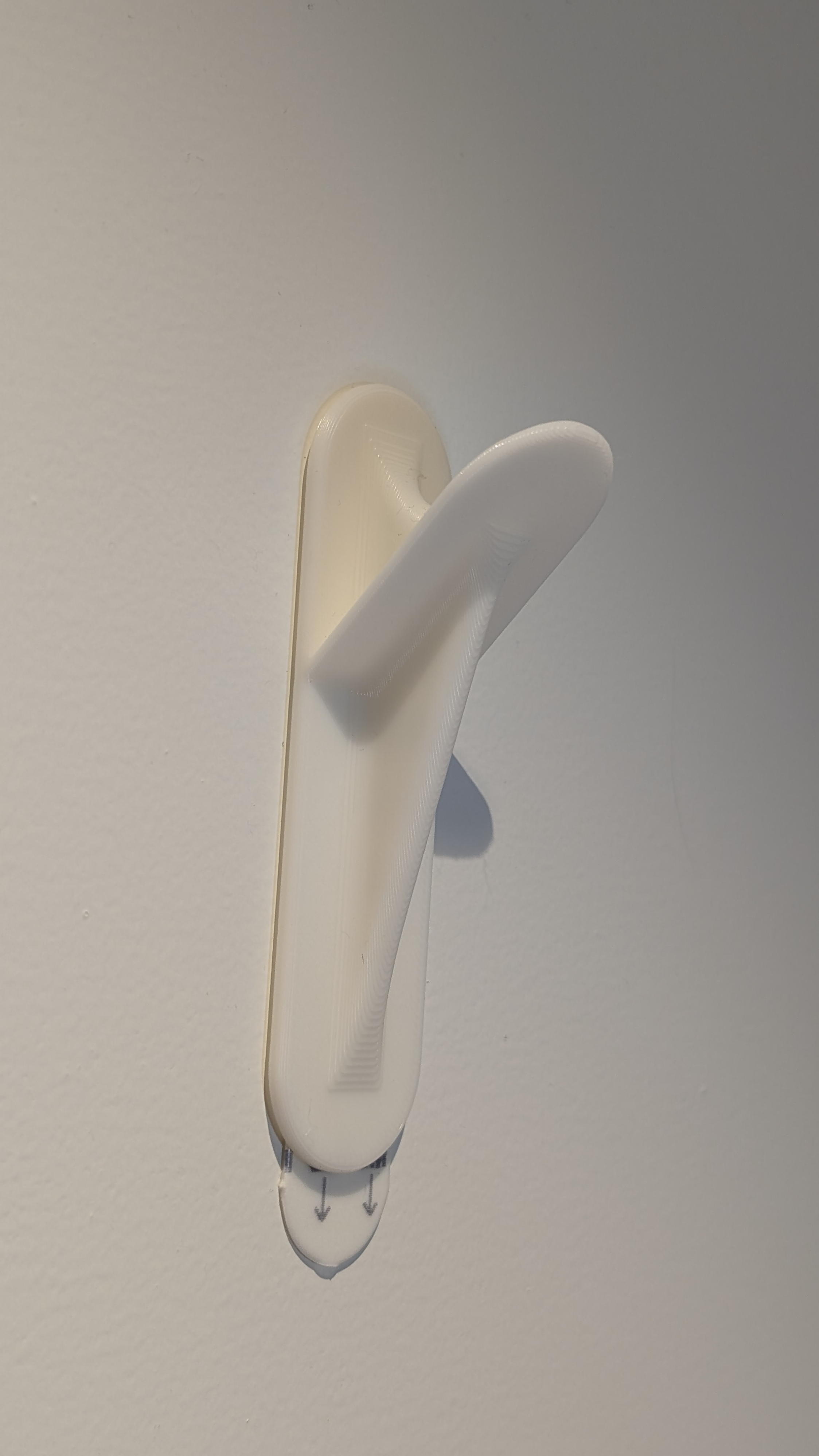 Rounded coat/jacket hook