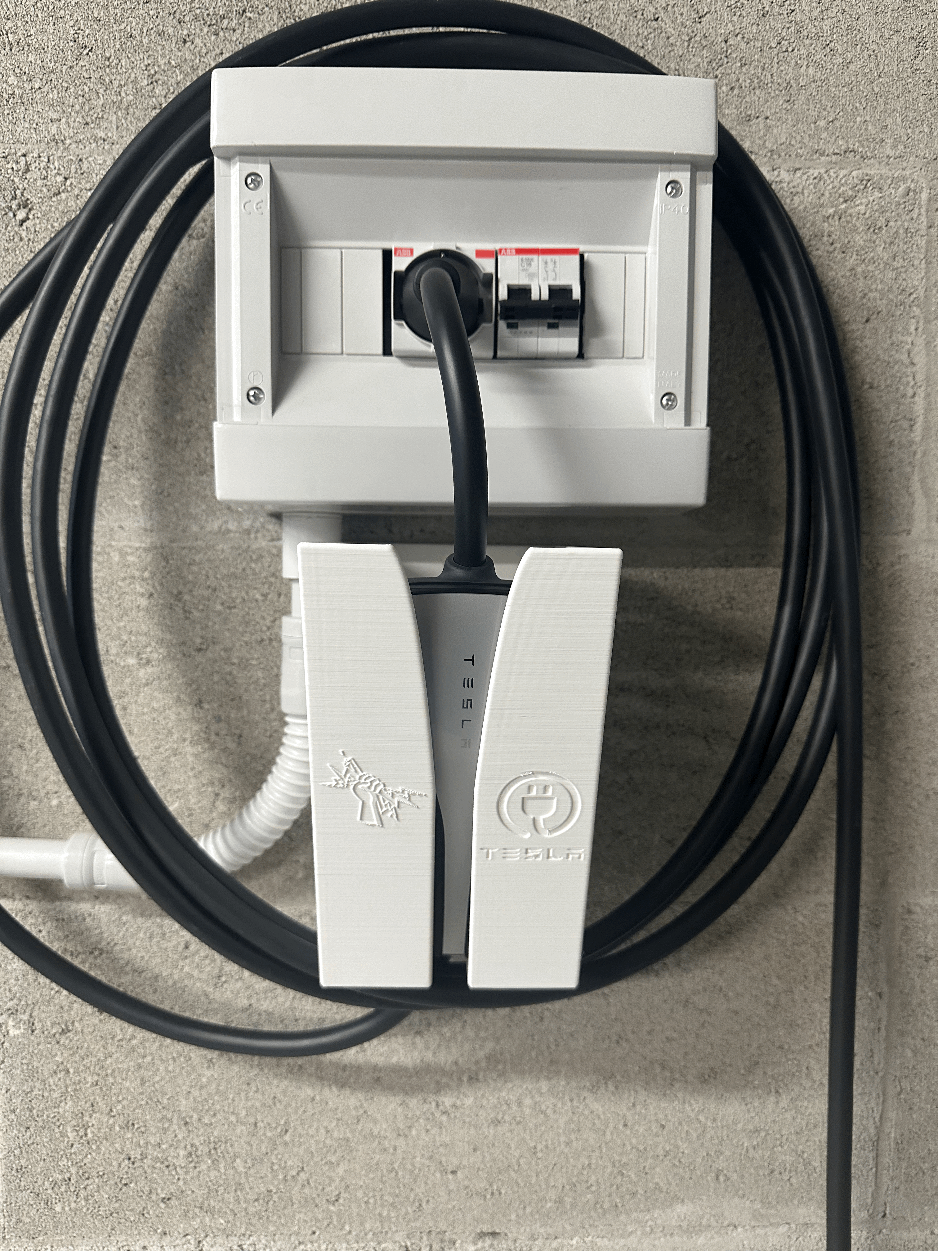 wall mount tesla mobile connector