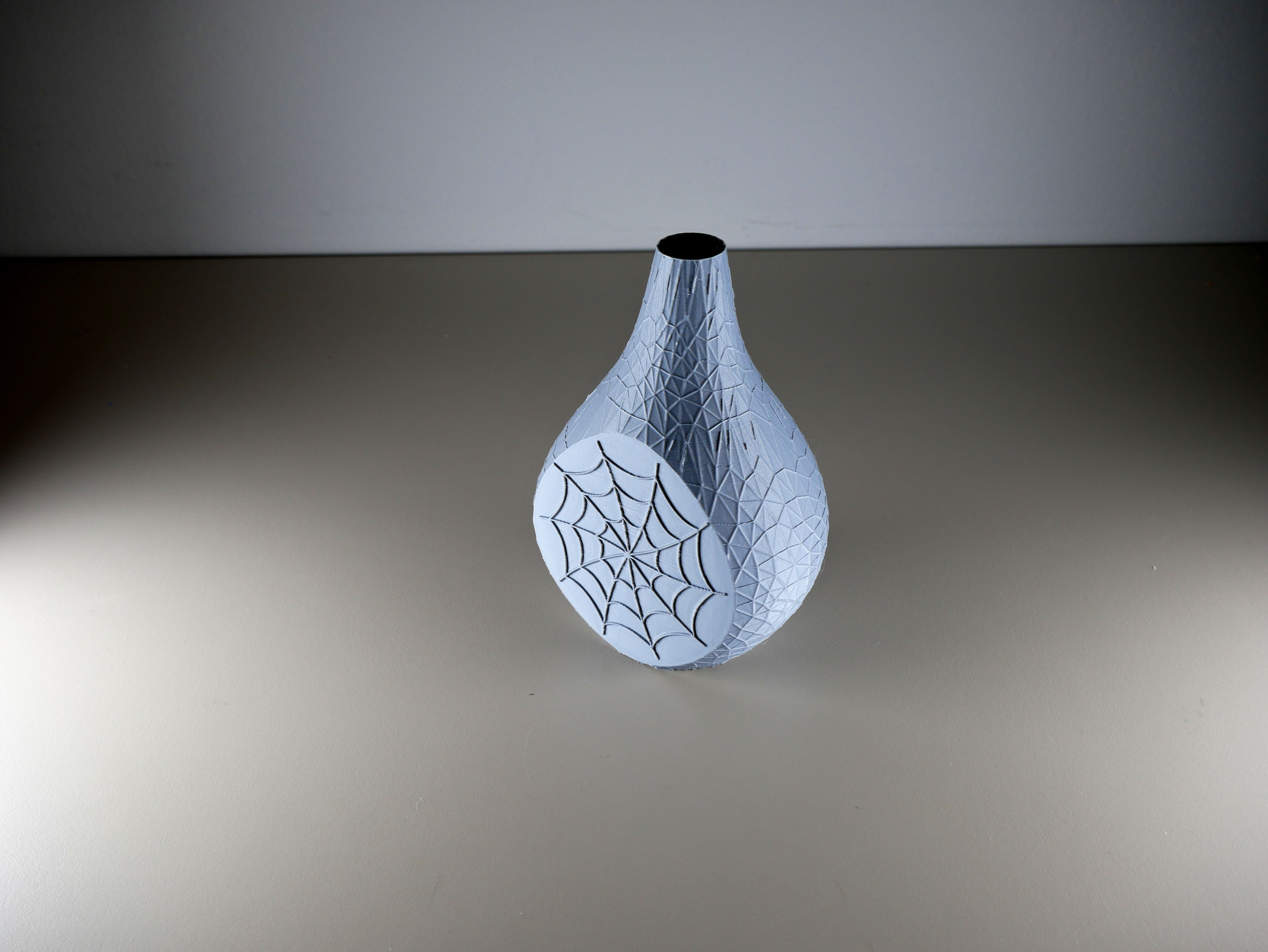 Spiderweb Vase — thumbnail 2