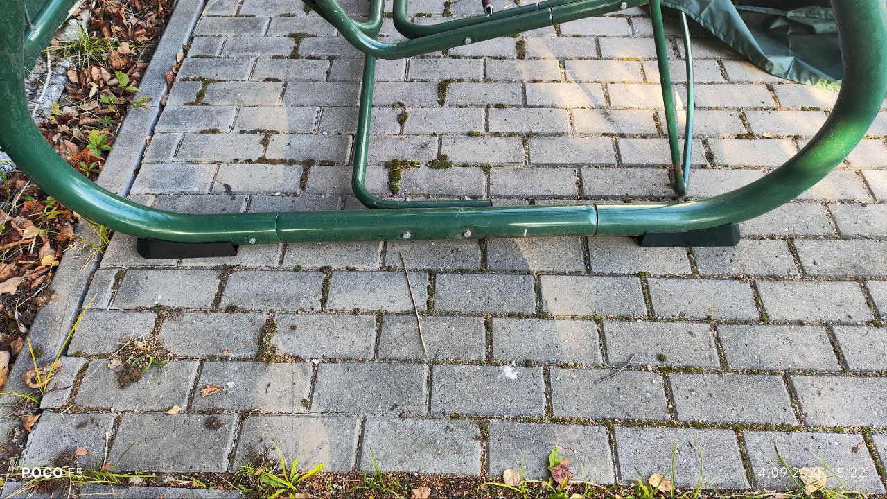 Support (leg) for garden swings