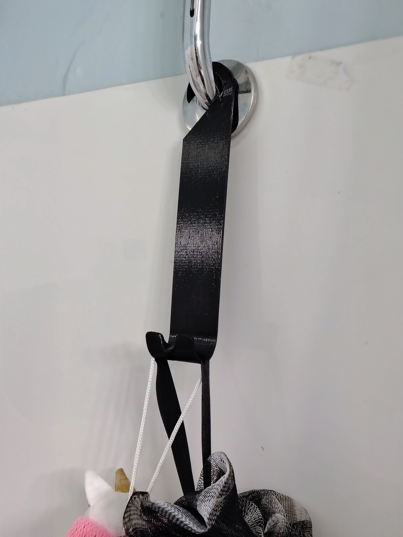 Shower loofah scrubber thingy hanger