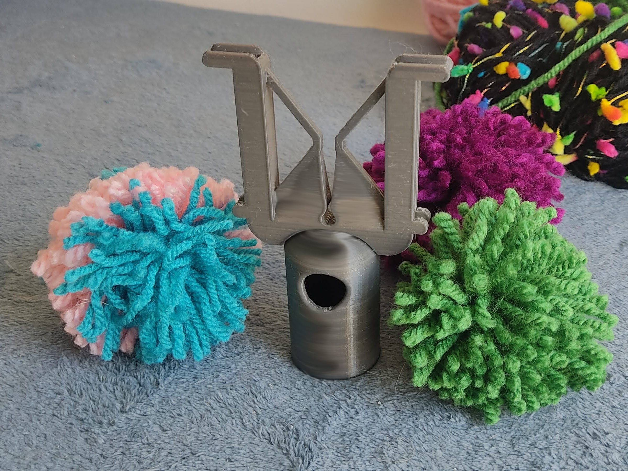 Pompom factory