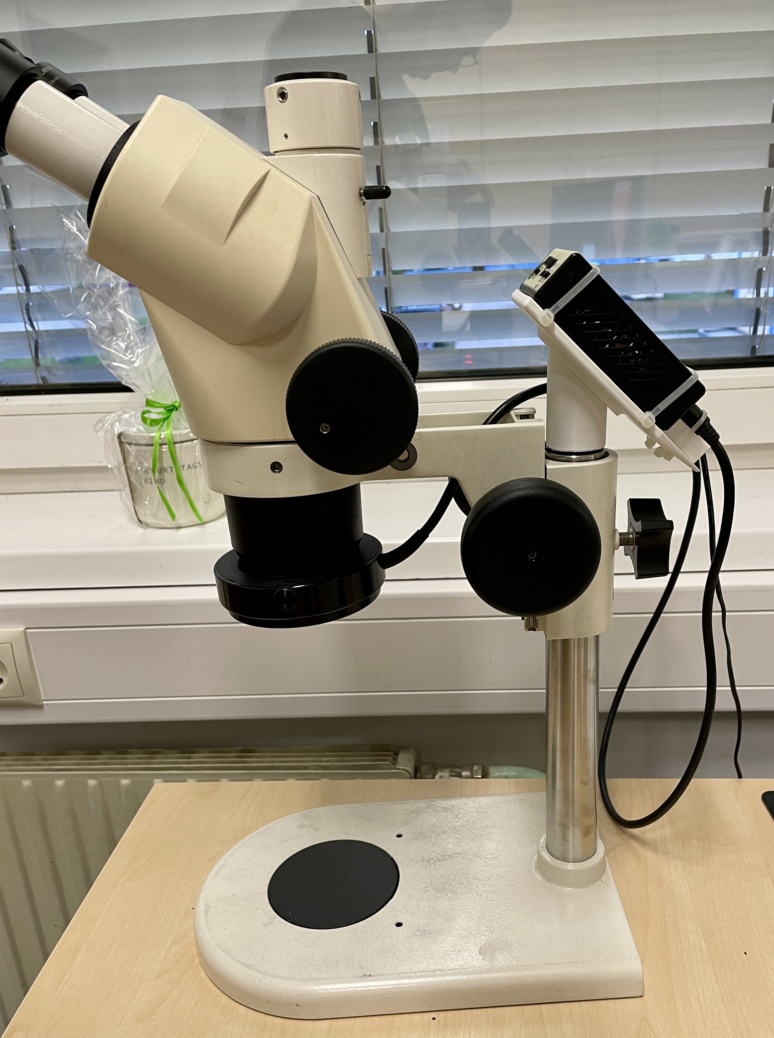 Mount for LED-Controller on Zeiss Microscope — thumbnail 3