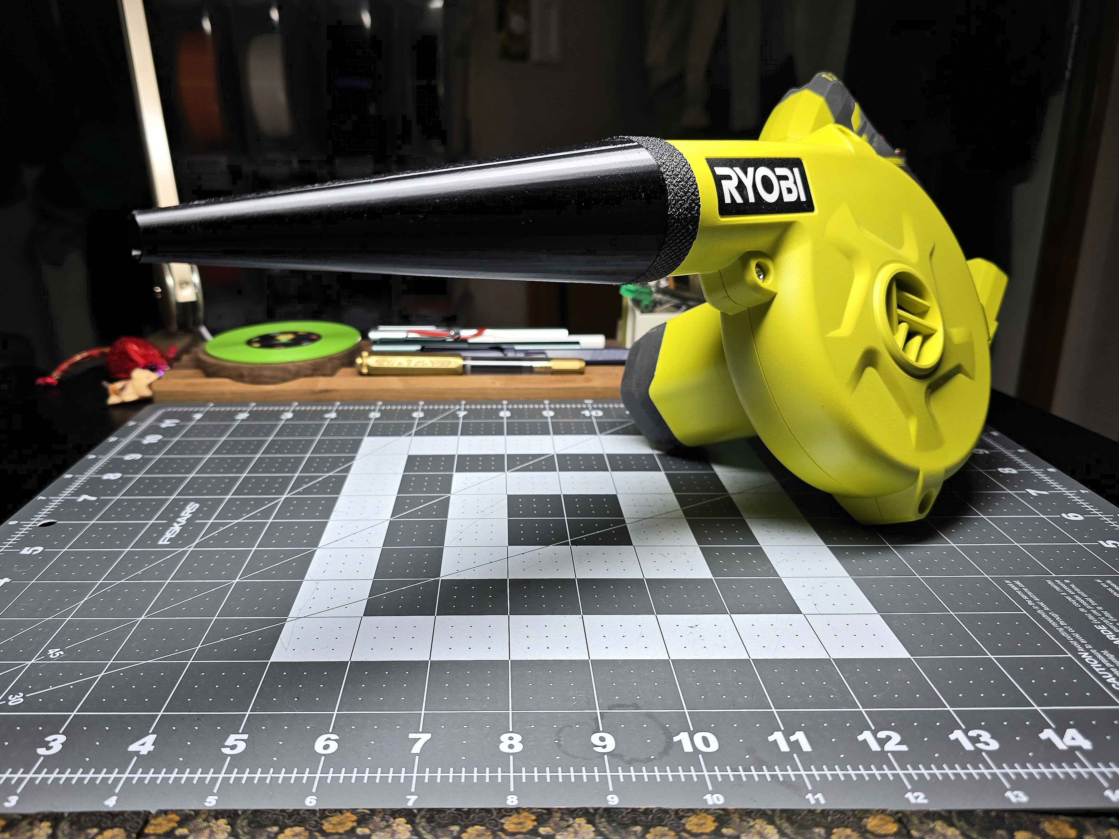 Ryobi Workshop Blower: Narrow Nozzle Adapter (Knurled Handle)