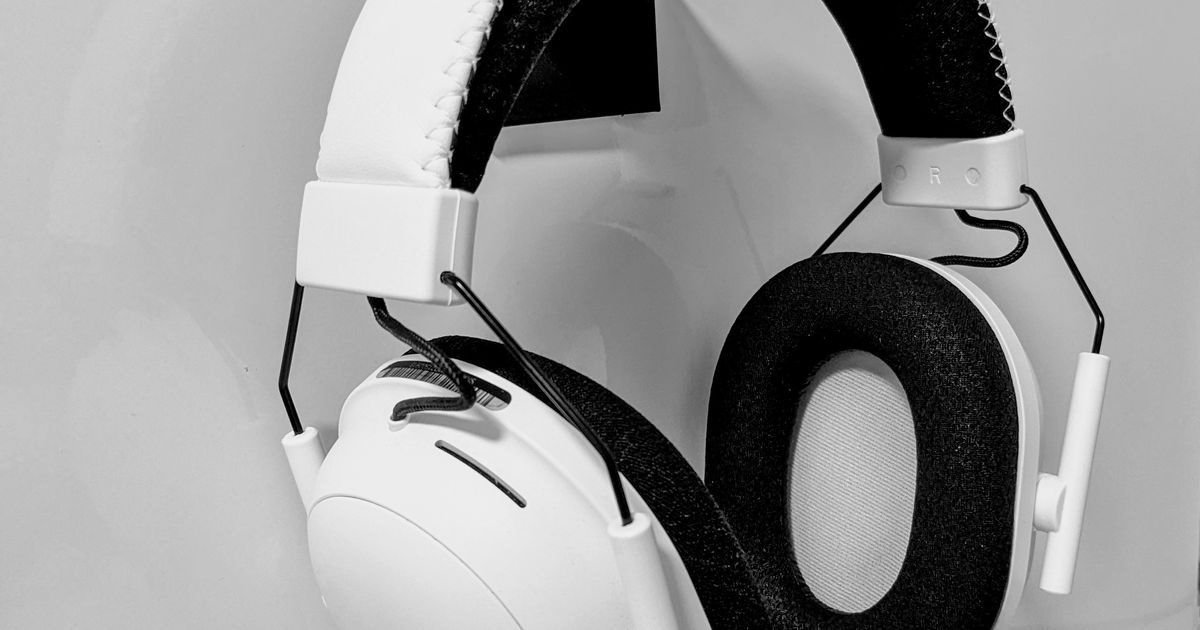 PC Case Headphone Holder by BrilliantDeviation7 Download free STL