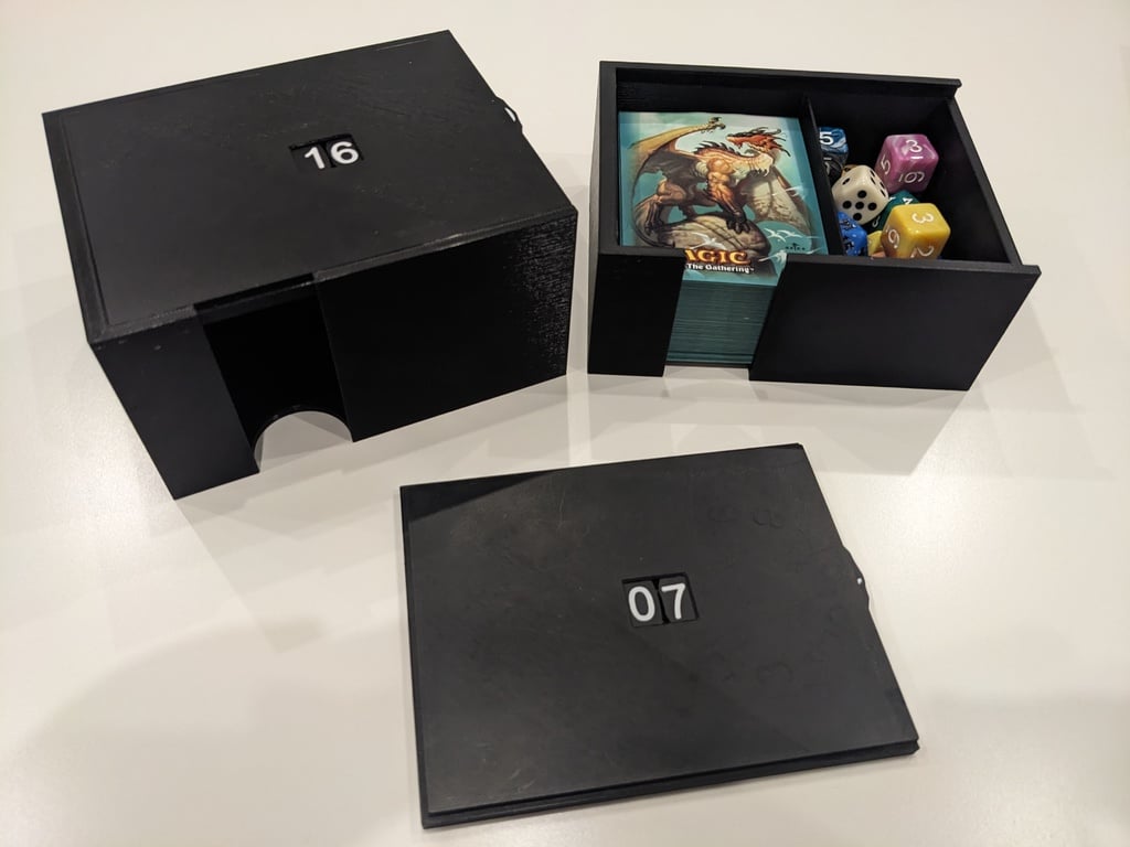 Magic the Gathering Deckbox with integrated lifecounter