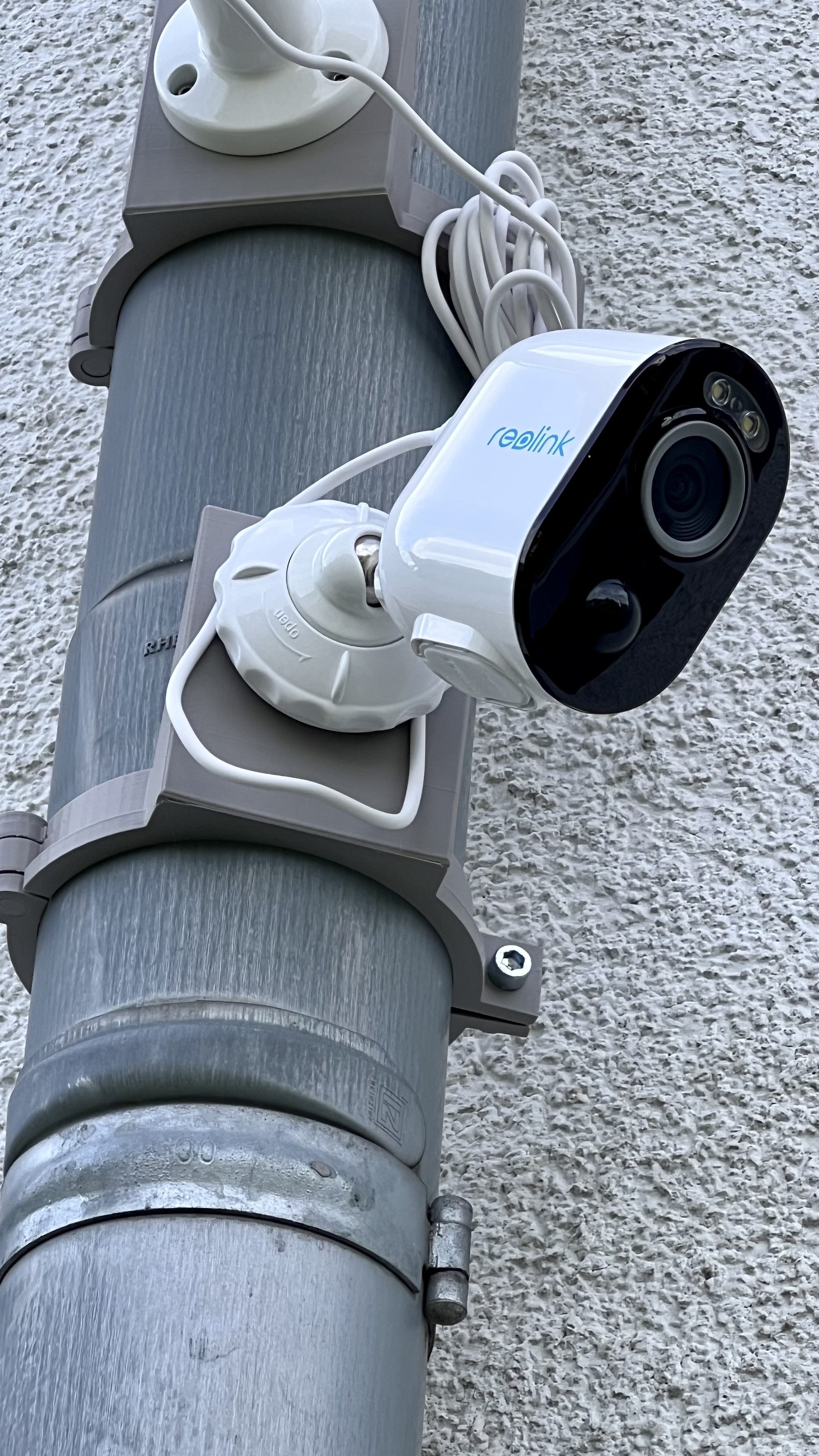 Reolink Argus3 Camera  + Solar Panel mount for rain drain pipe