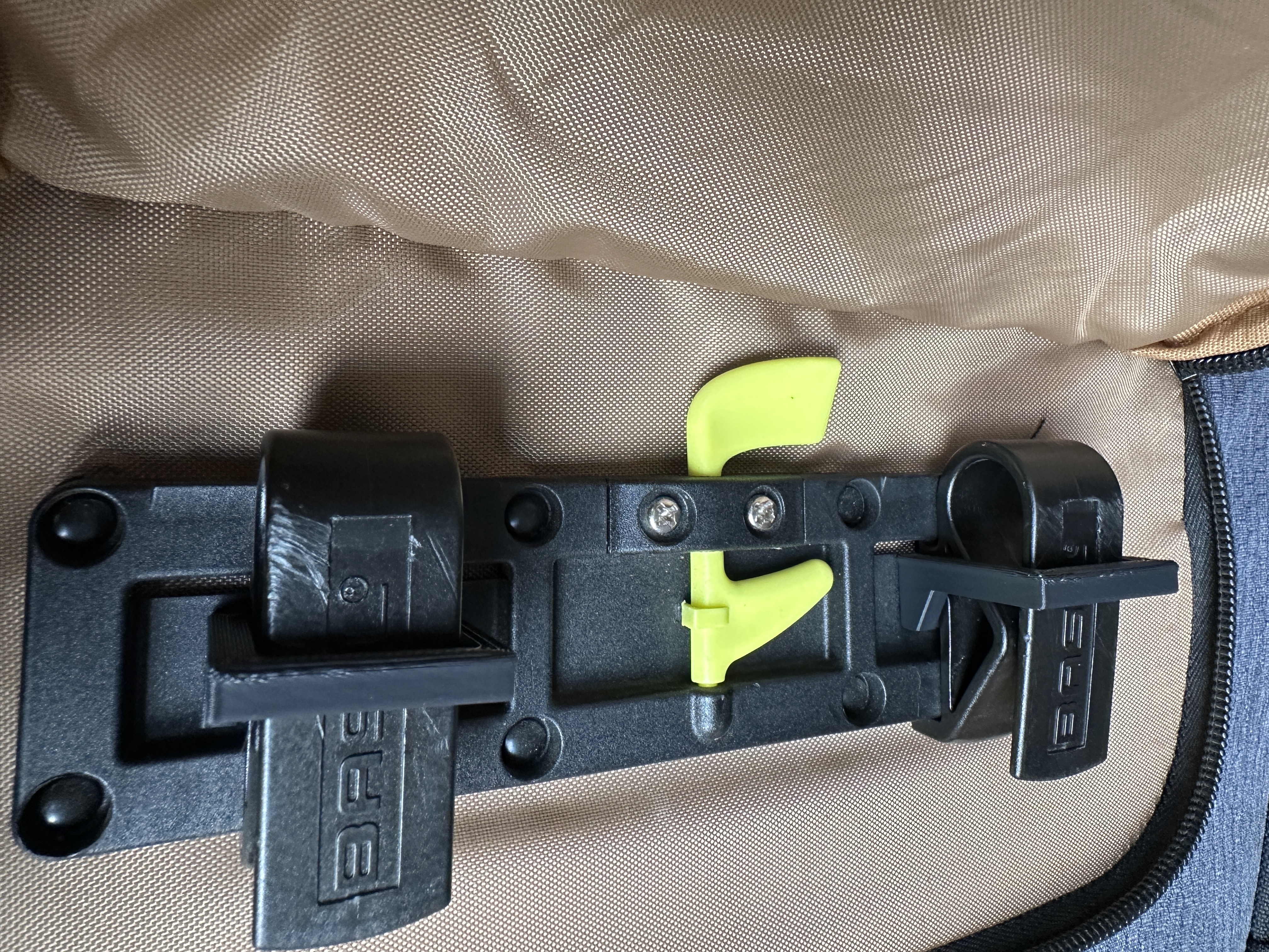 Lock for Pannier on MIK Rack