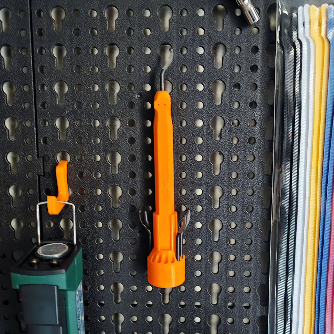 Deburrer holder for Lidl's Powerfix / Parkside pegboard
