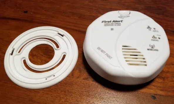 First Alert Smoke and Carbon Monoxide Detector Mount