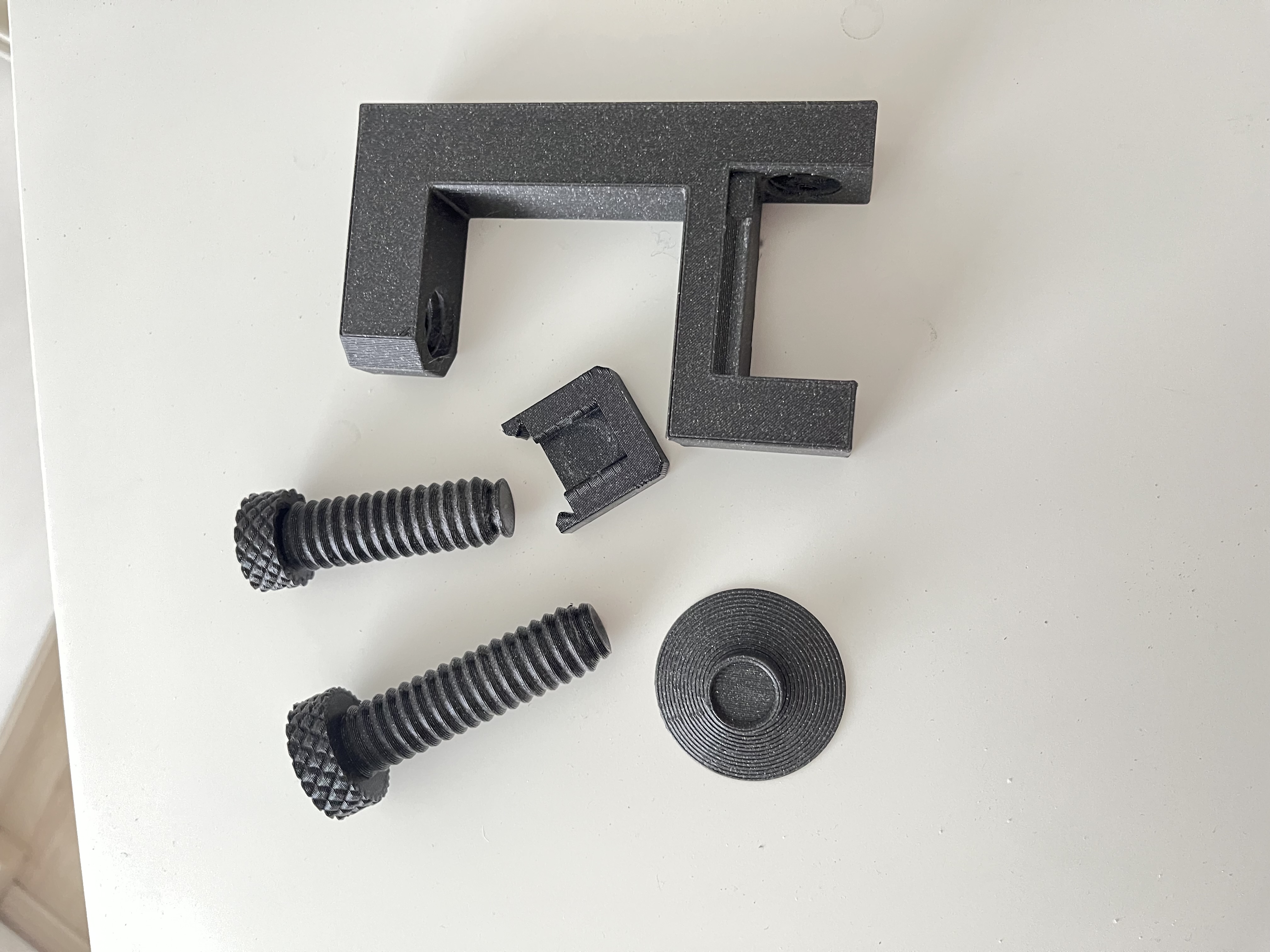 Miniatura 3 do modelo 3D Table Vise-Clamp
