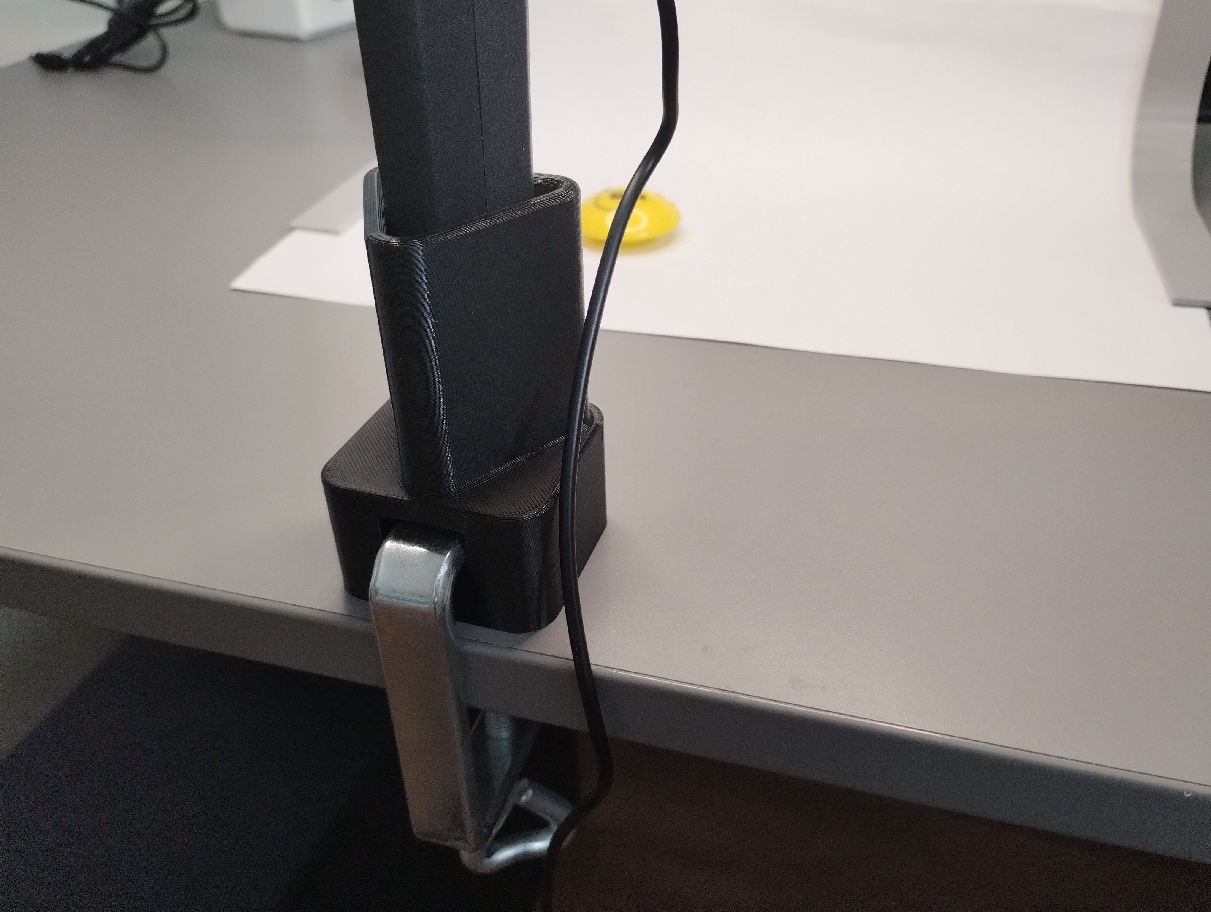 Miniatura 2 do modelo 3D LED Ring Light Tripod Adapter