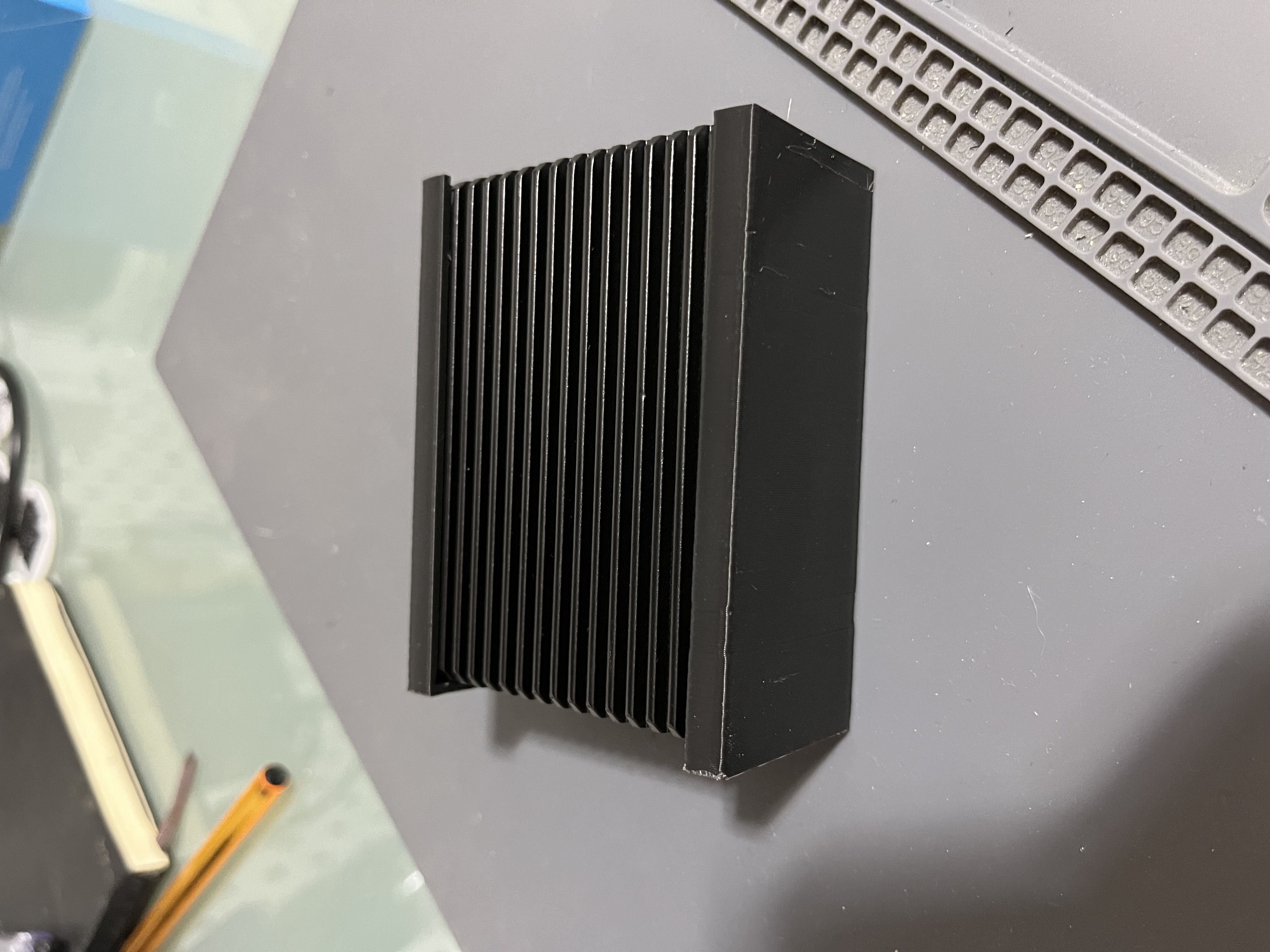 Miuzei aluminium case wall mount