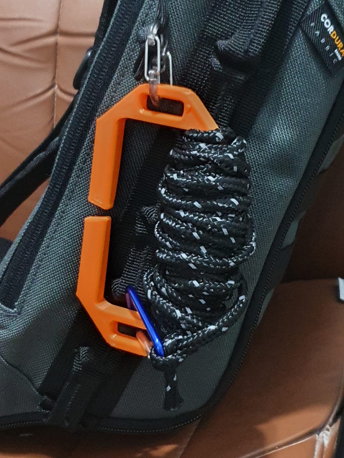 EDC Paracord Pseudo-Carabiner