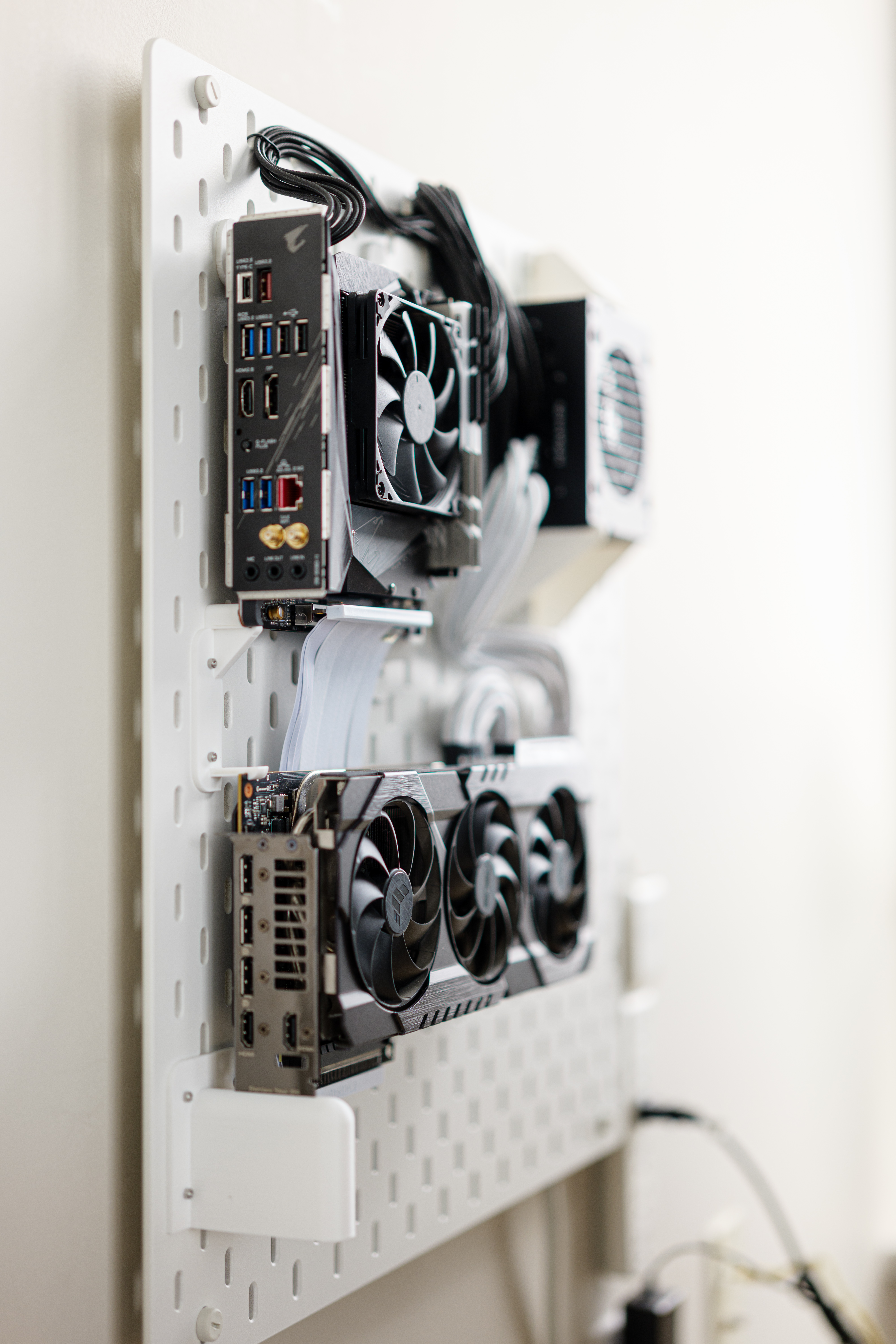PC mounting kit for IKEA Skadis with T-Nuts