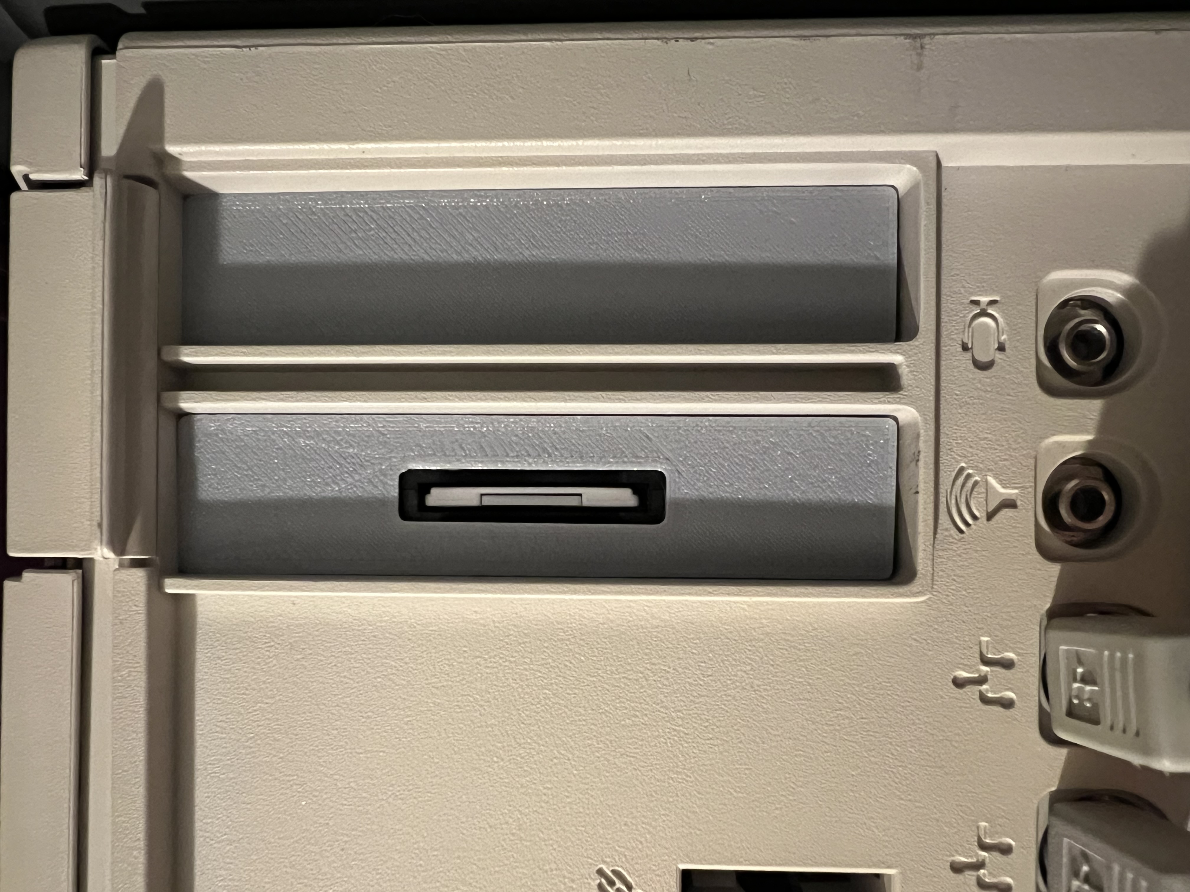 Macintosh Quadra 700 NuBus slot cover