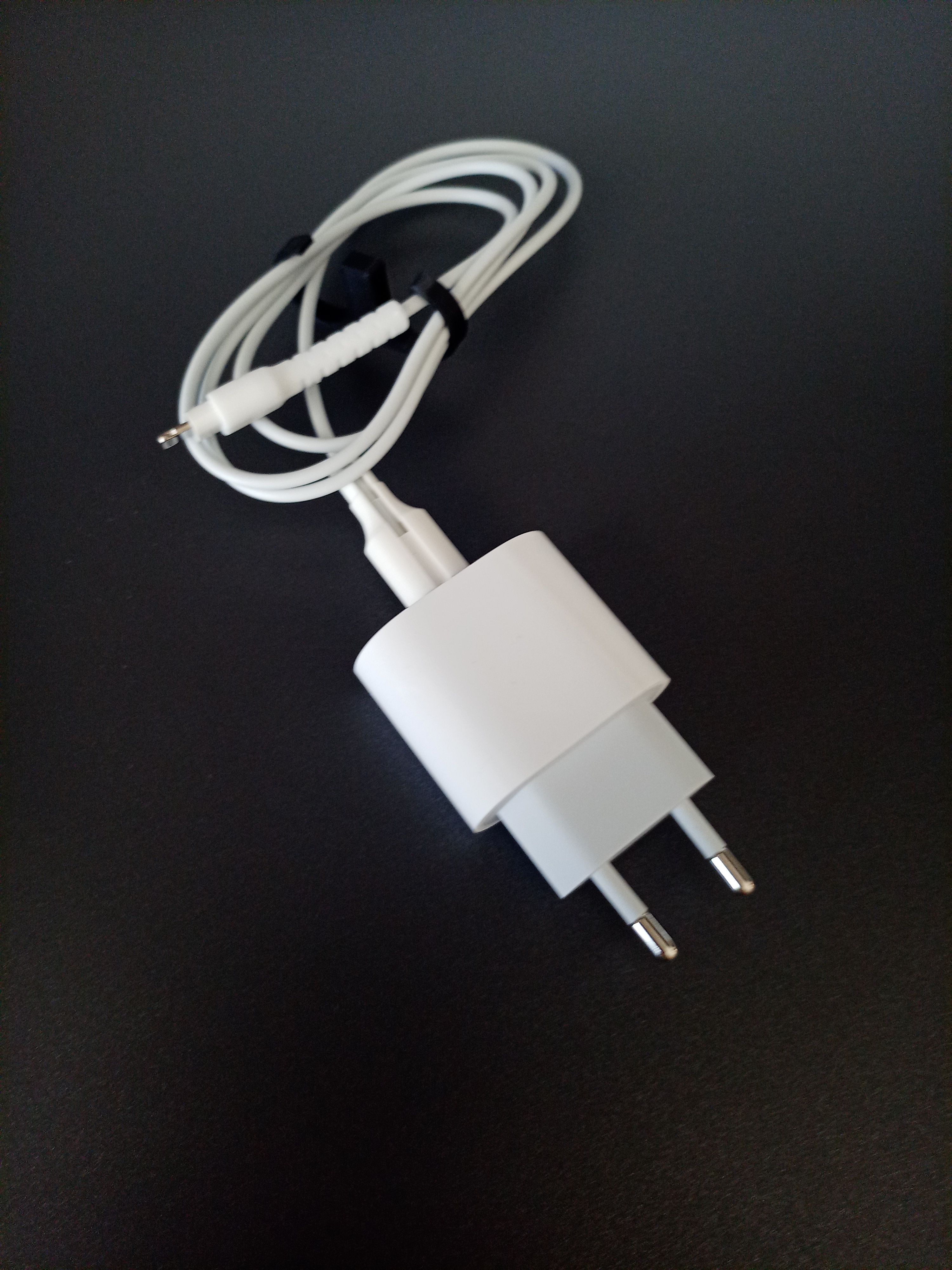 Cable organizer / Cable clip