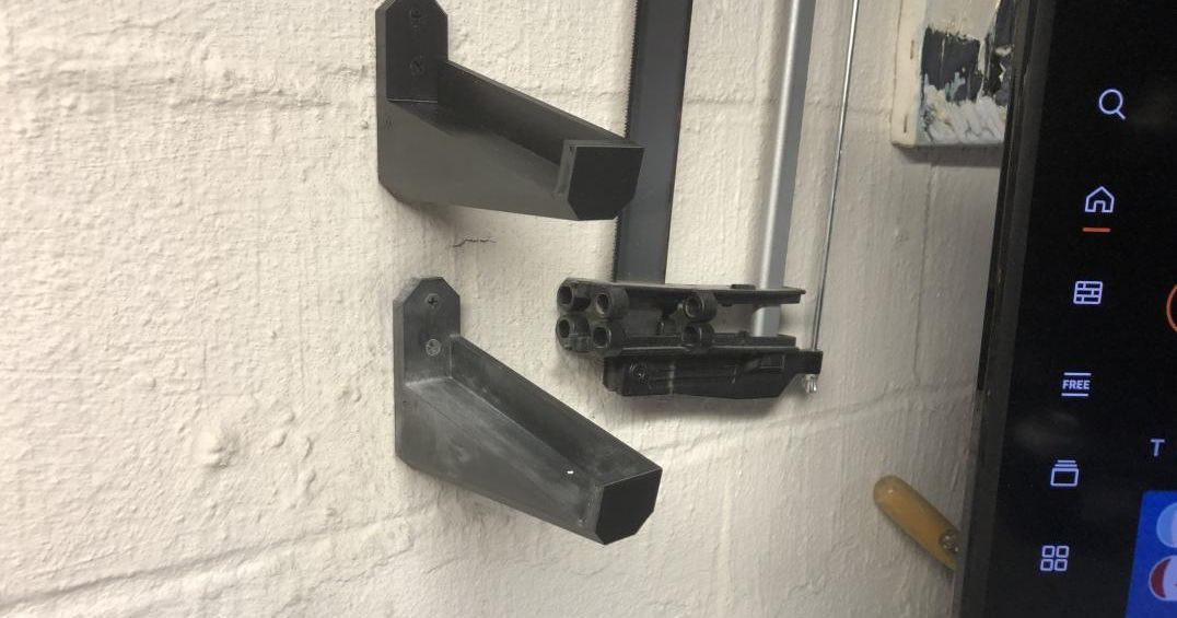 Slanted / Angled Wall Shelf Bracket (15 degrees) by bill de_cat Download free STL model