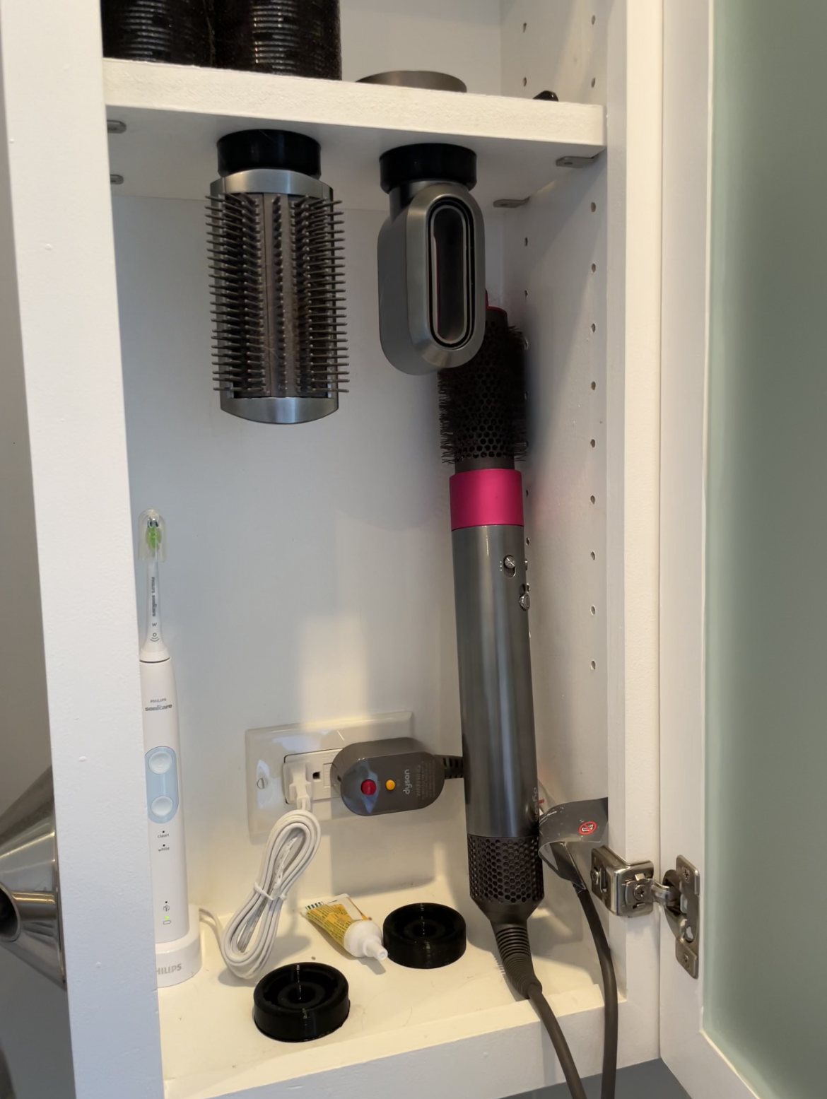 Dyson Airwrap mountable accessory holder (easy twist) by WhenInWome