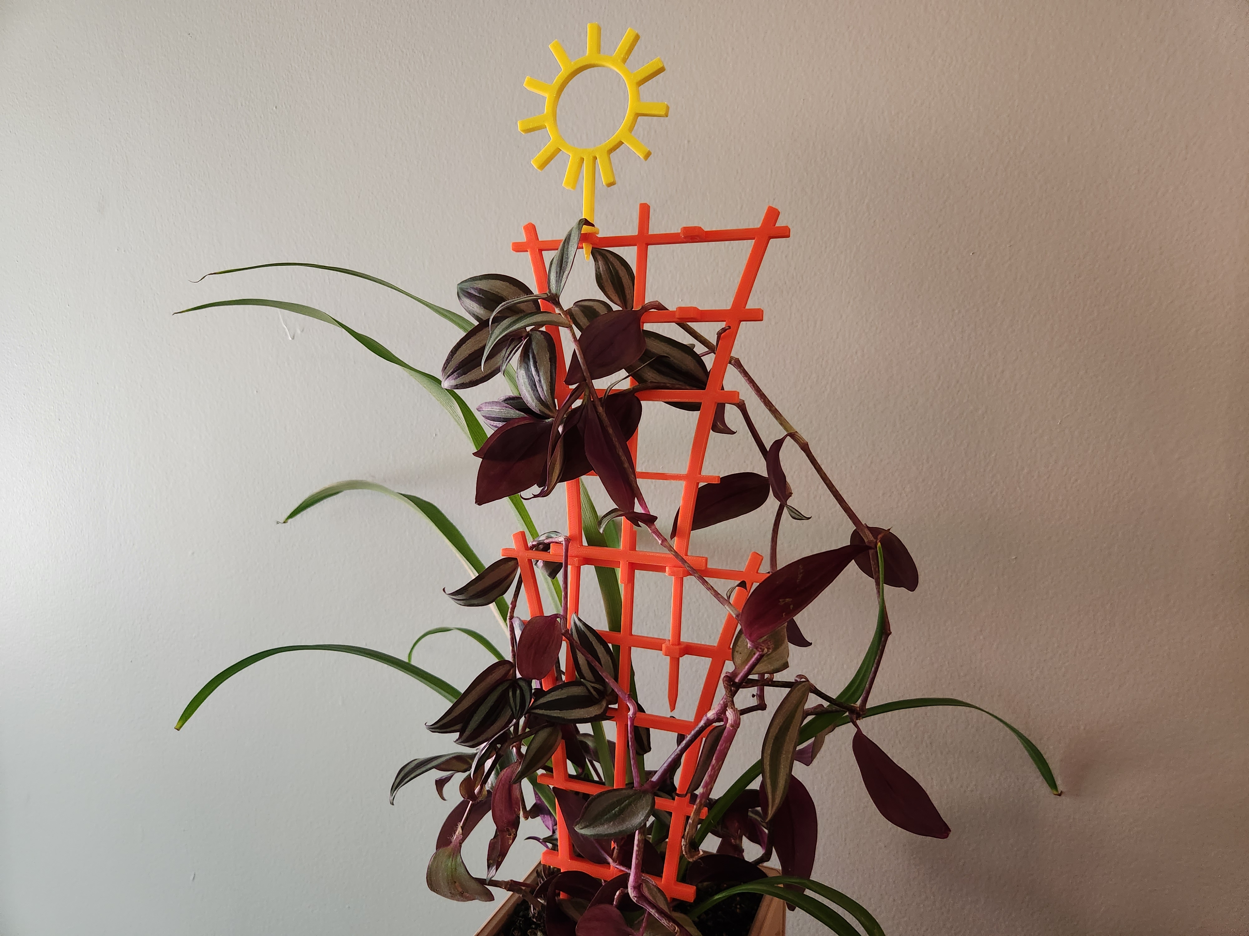 Stacking Trellis with Sun Ornament