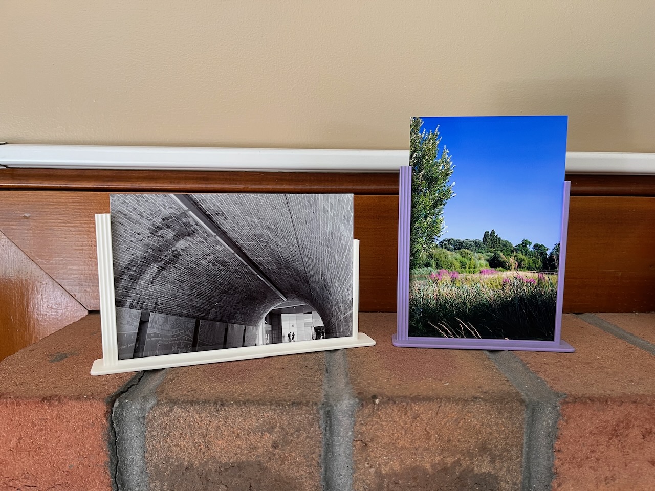 Quick-print 6×4" photo stand