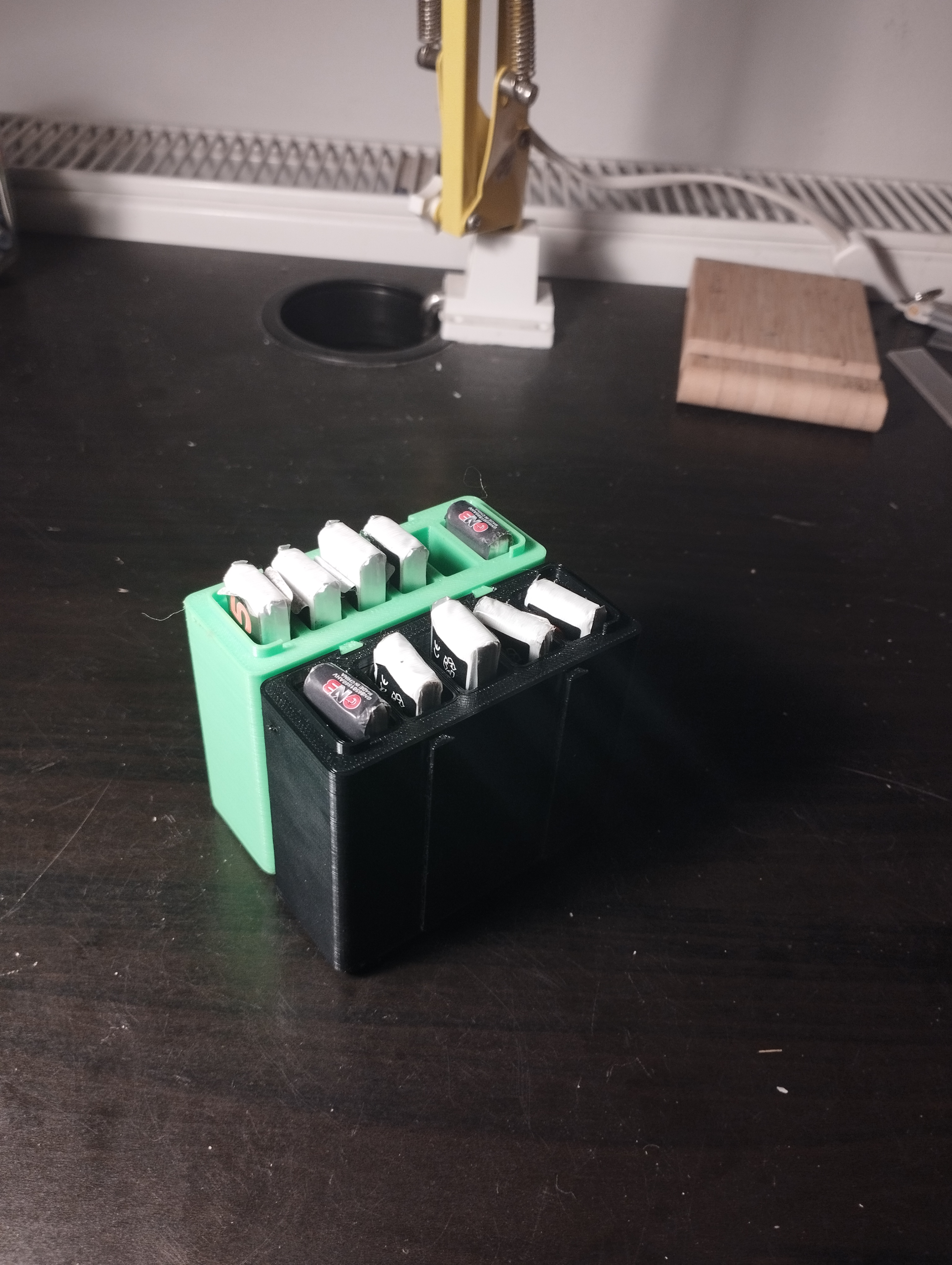 1s modular li-po holder with magnetic top