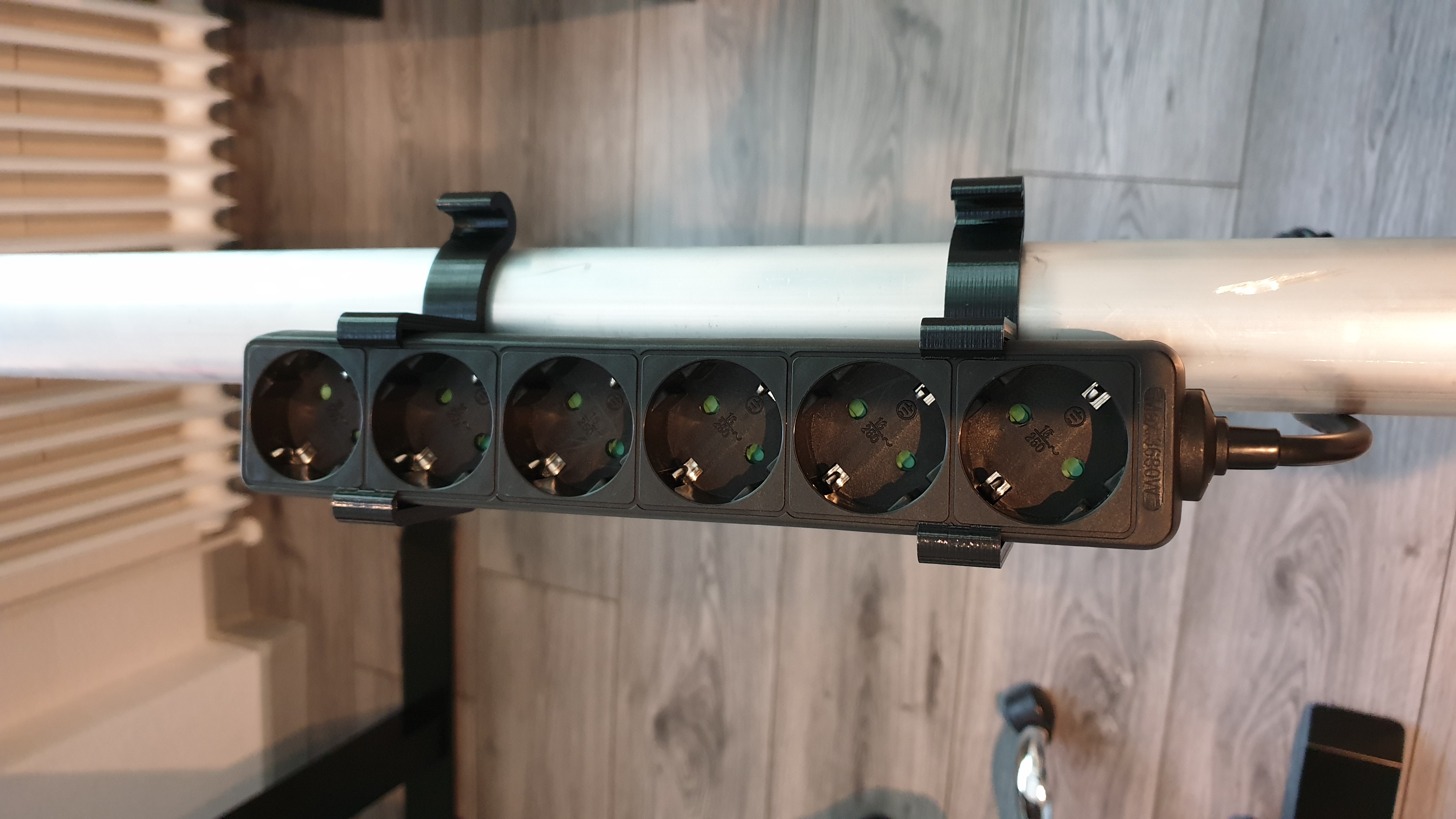 Cable Clip/Truss Clip for 50mm truss with power strip mount