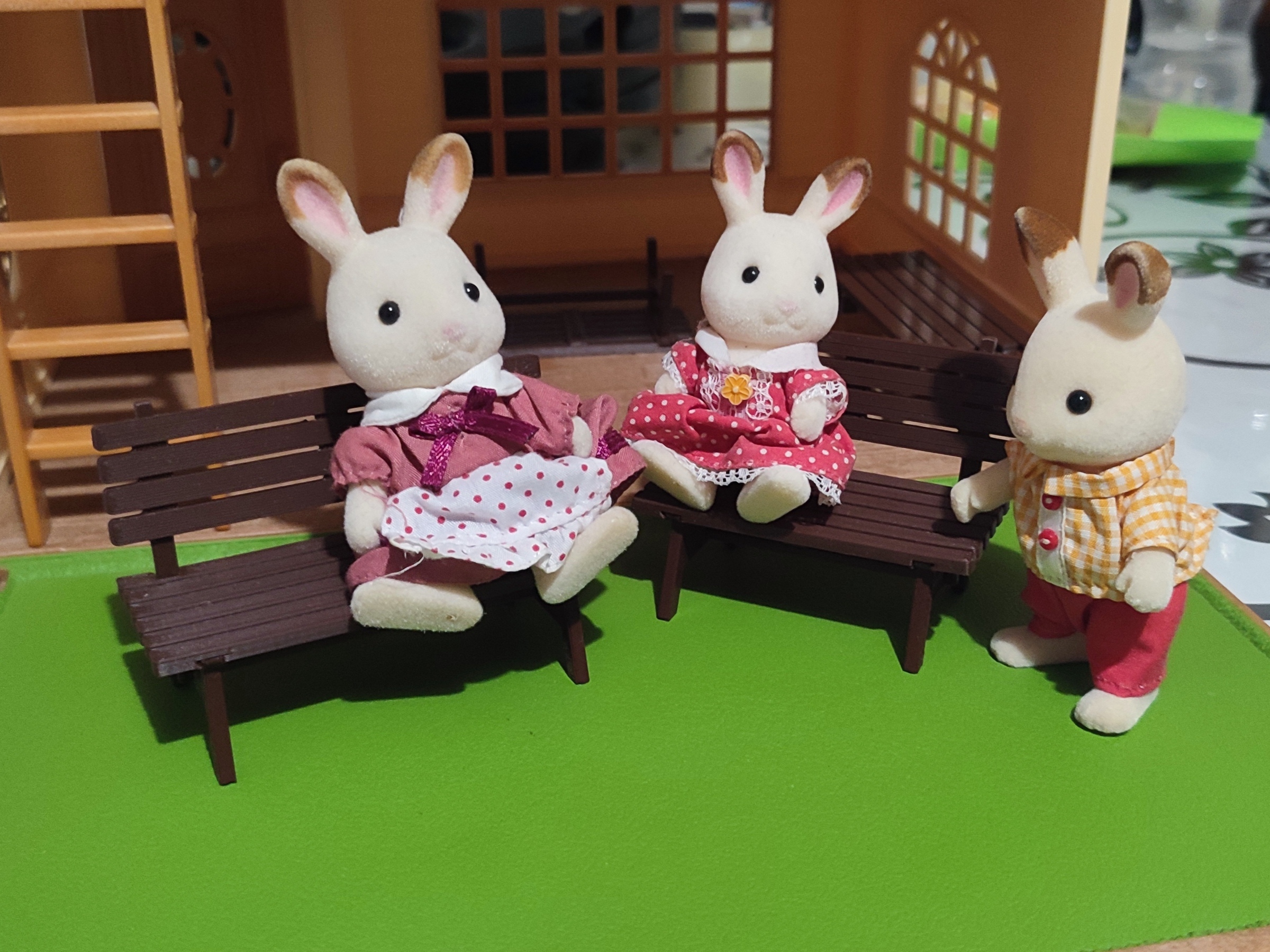 Garden bench with back for Sylvanian families toys