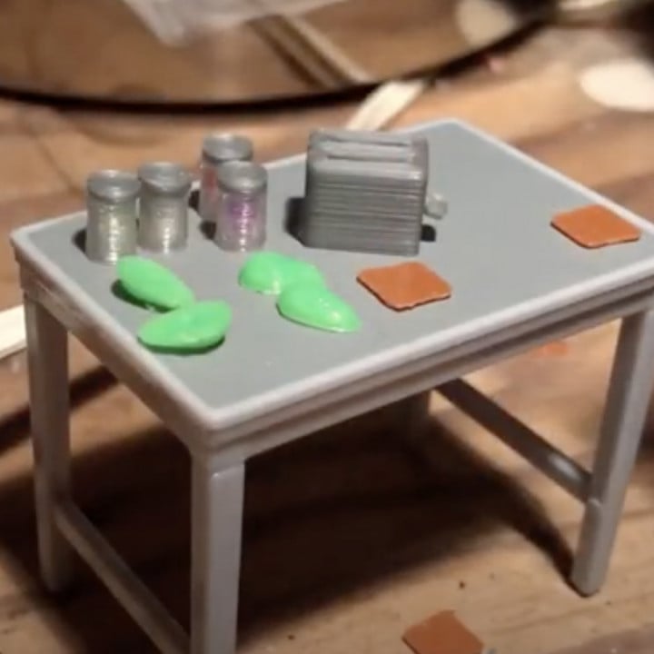 Toaster with pop-up action (1:18 scale)
