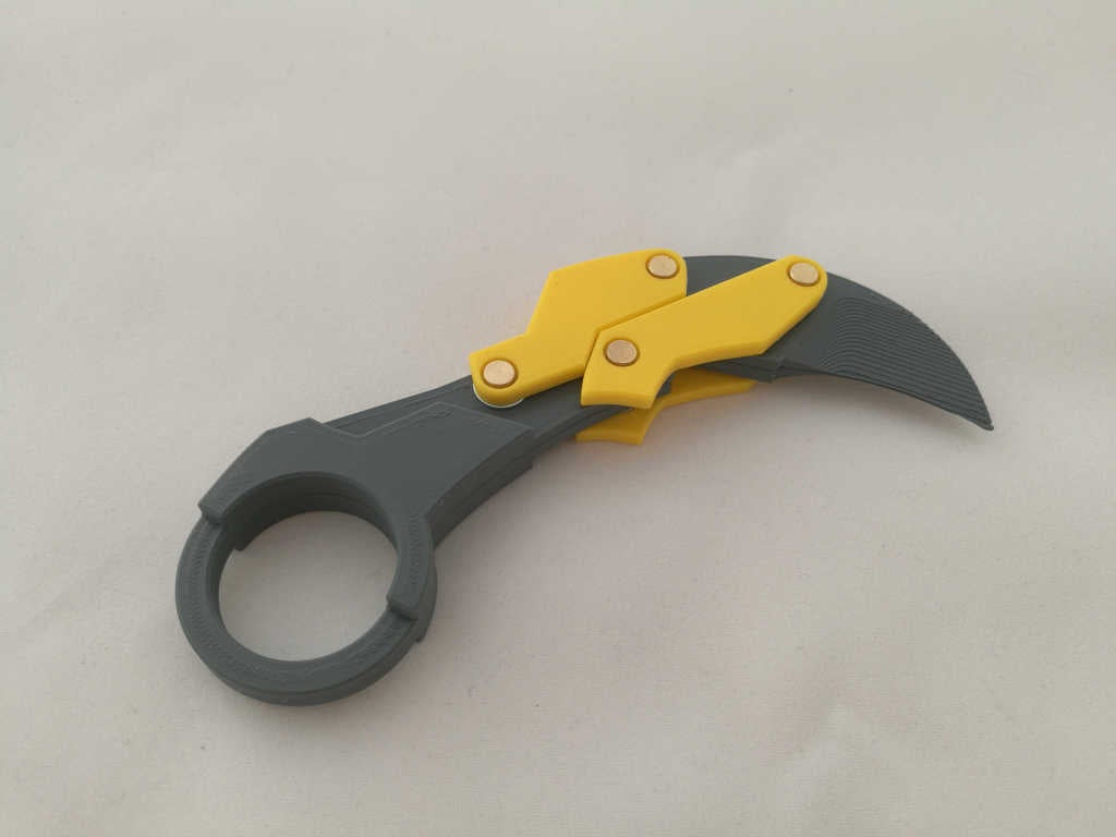 Miniatura 2 do modelo 3D Folding Karambit