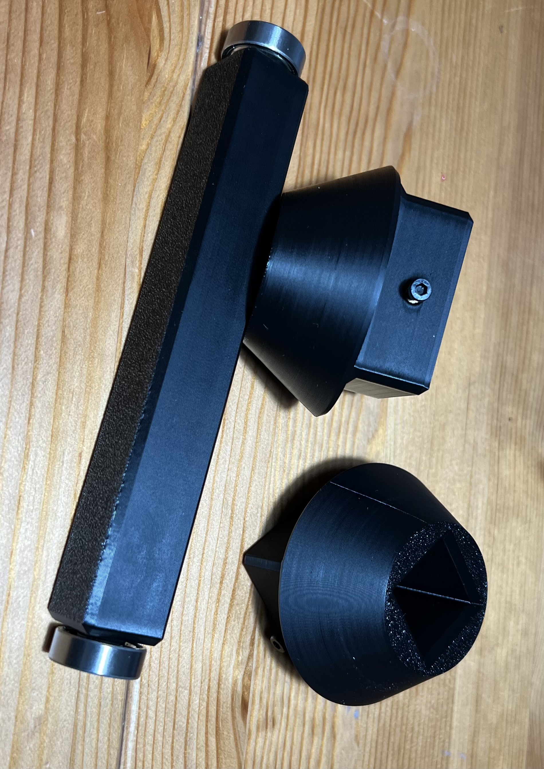 Miniatura 2 do modelo 3D Adjustable filament spool holder