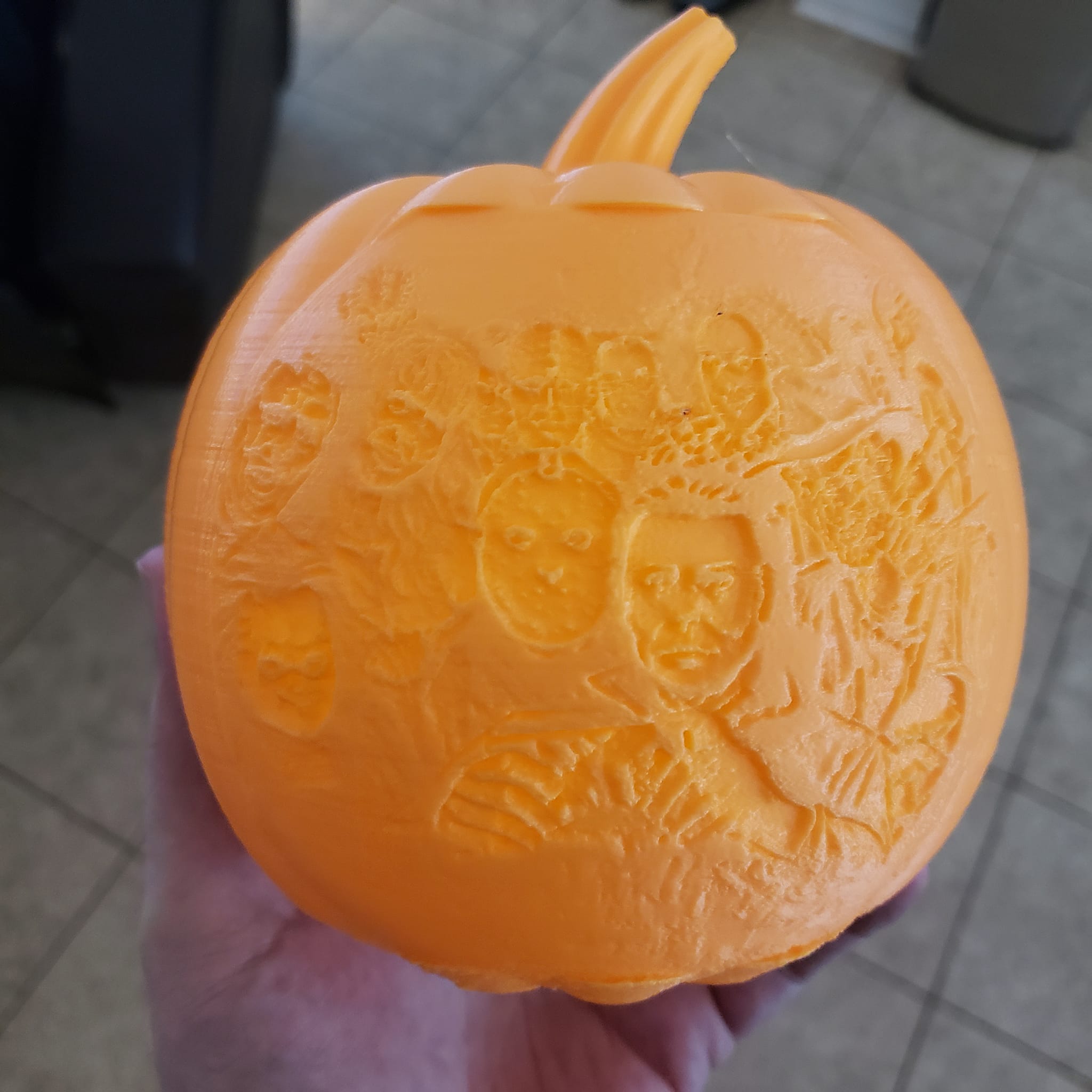 halloween-selfie-tea-light-jack-o-lantern-by-vrsculpts-download-free