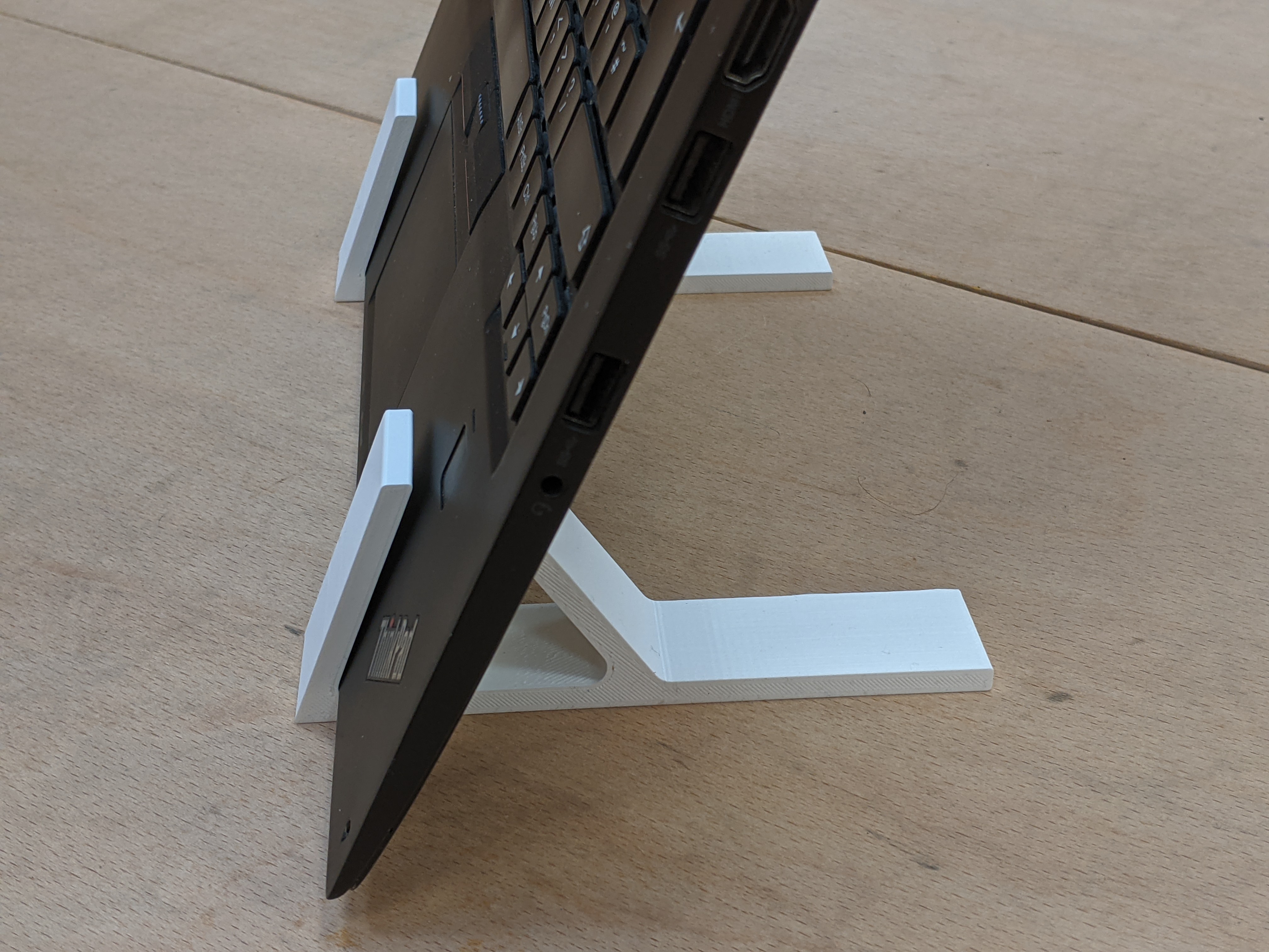 Thinkpad Carbon Laptop Stand by rknt Download free STL model