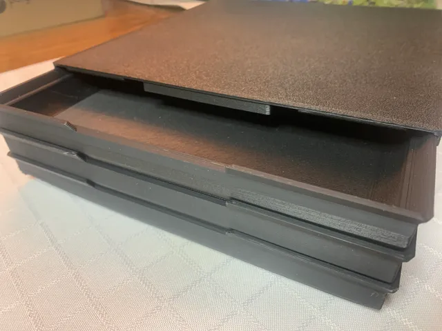 Sliding Lid for Two-Way Stackable Puzzle Trays