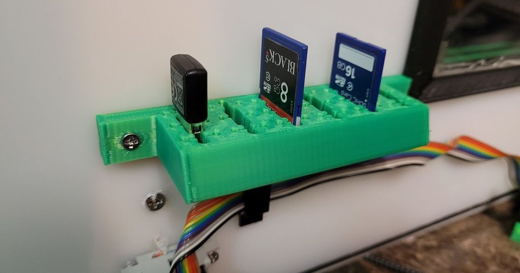 USB / SD / micro sd card holder (wall mount) by GXS Download free STL