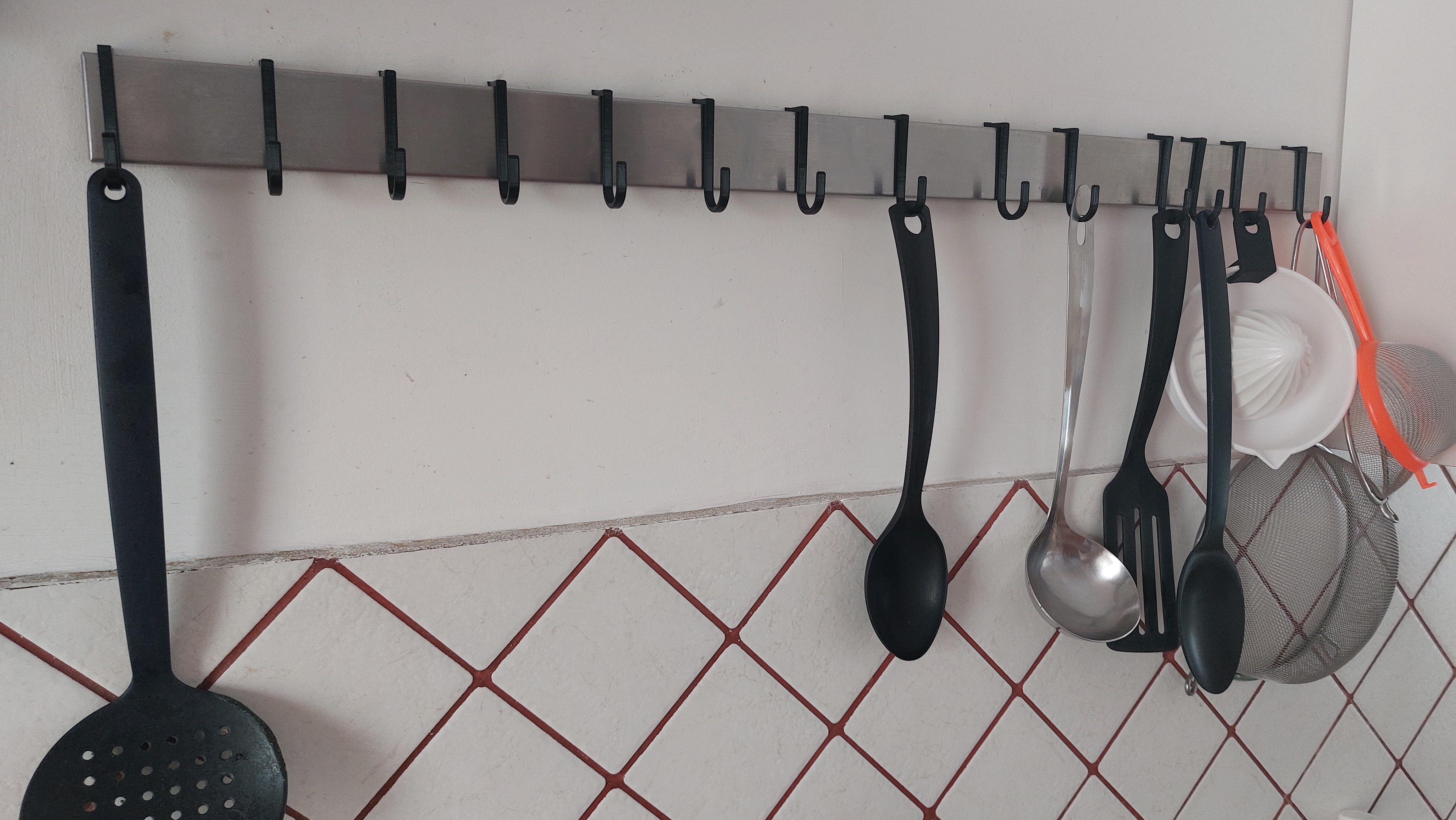 Gancho de sustitución para soporte de utensilios de cocina de ikea ( estos no se caen constantemente )