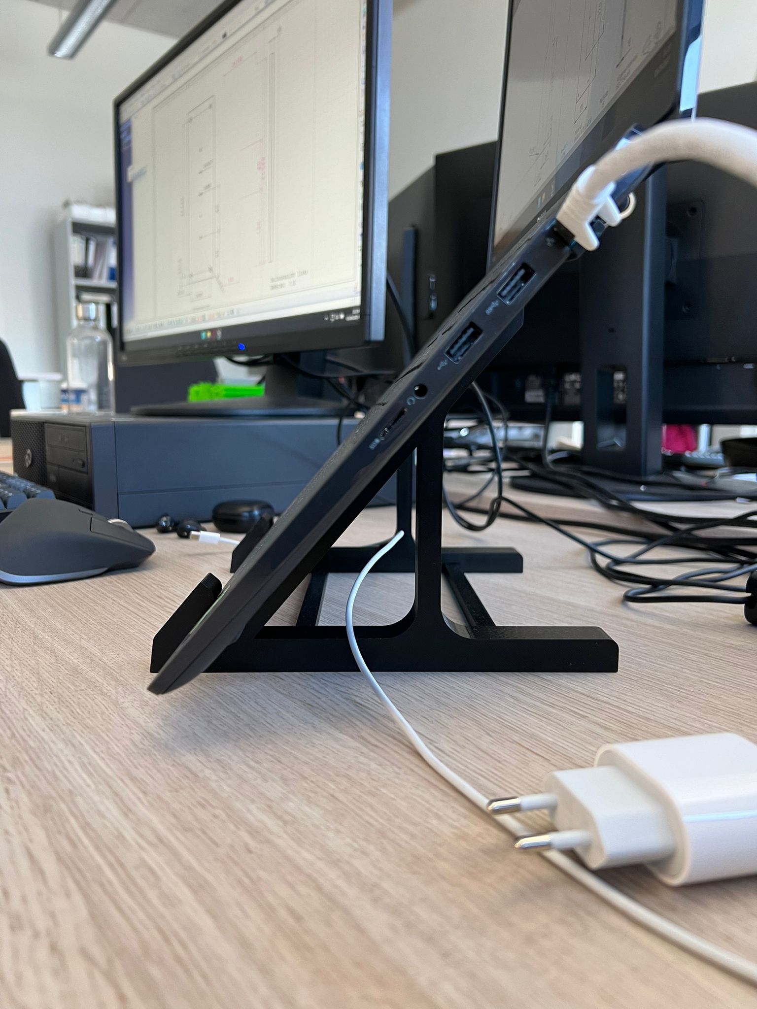Simple Laptop Stand for Dell and other models by Maselovic | Download ...