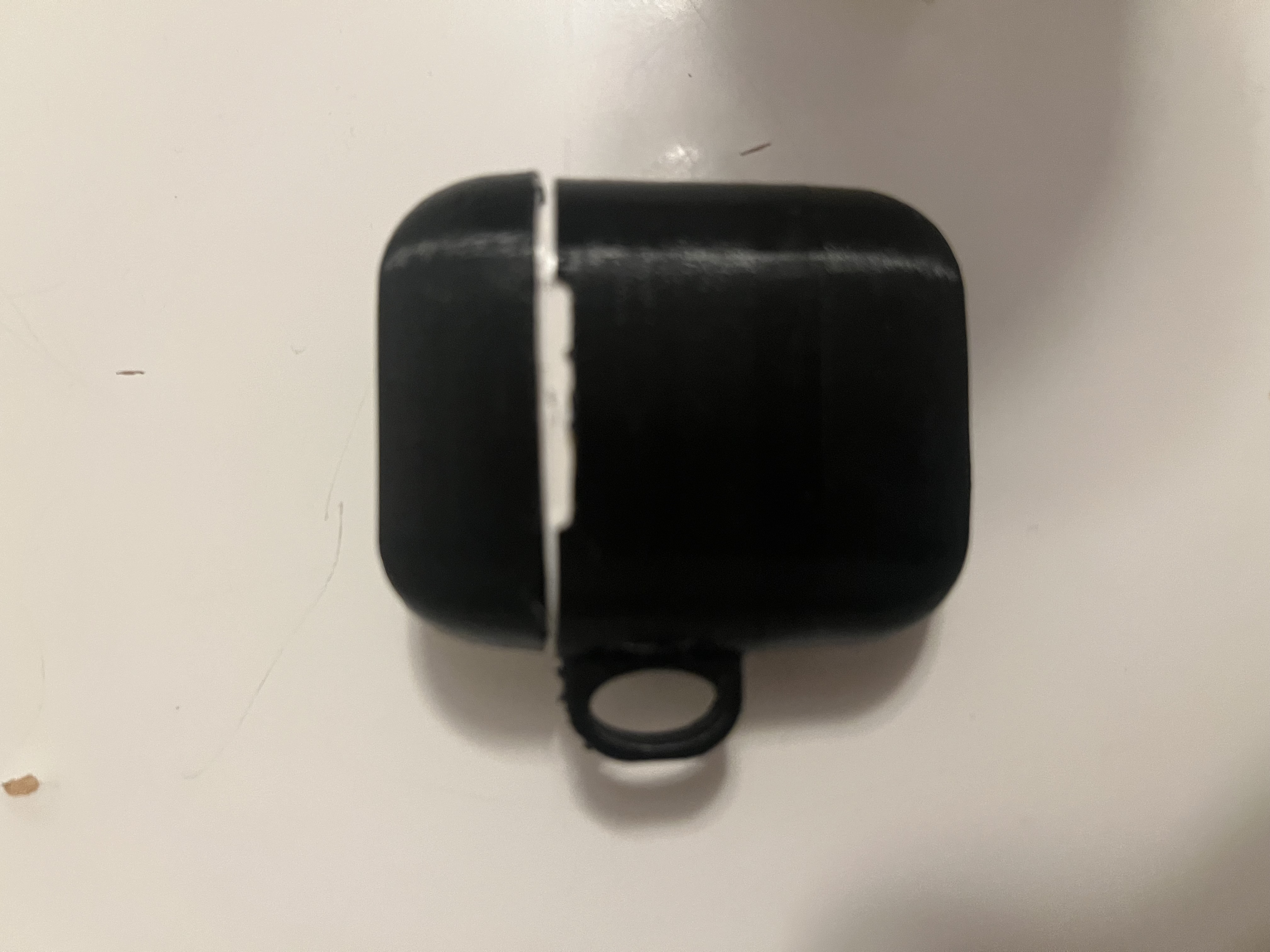 Airpod case with keychain ring