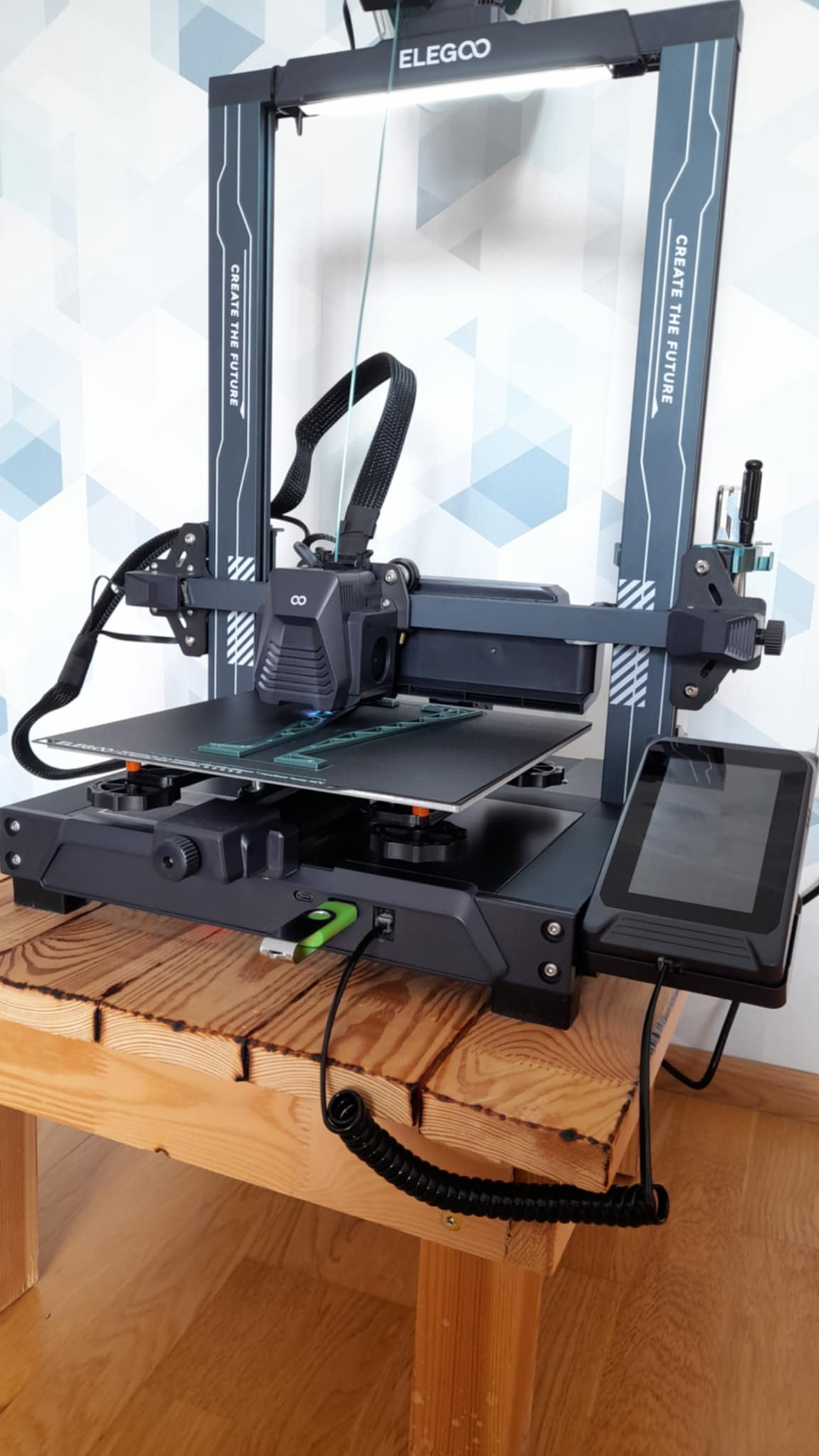 Laptop stand