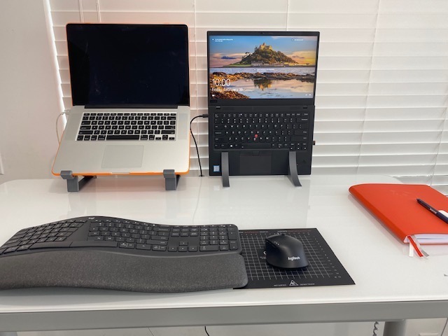 Lenovo ThinkPad Mount for Tresanti Sit/Stand Table Remix